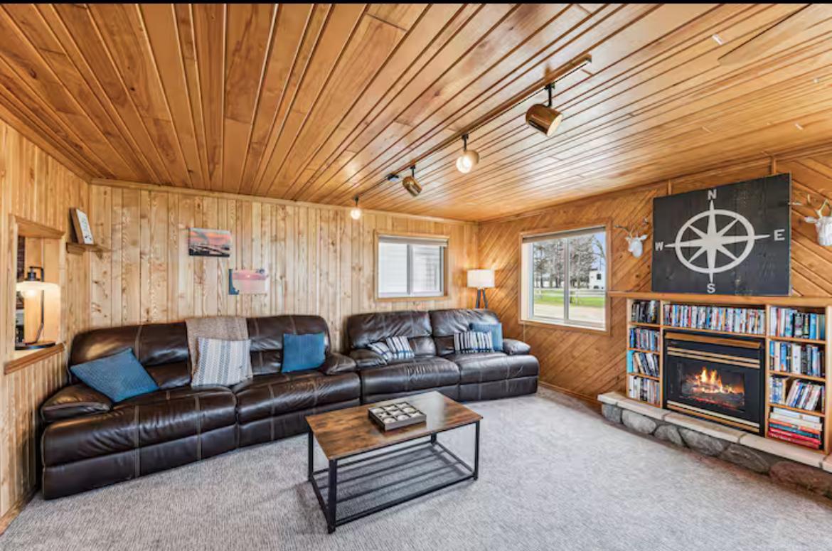 45327 Point Walk Property Photo 4