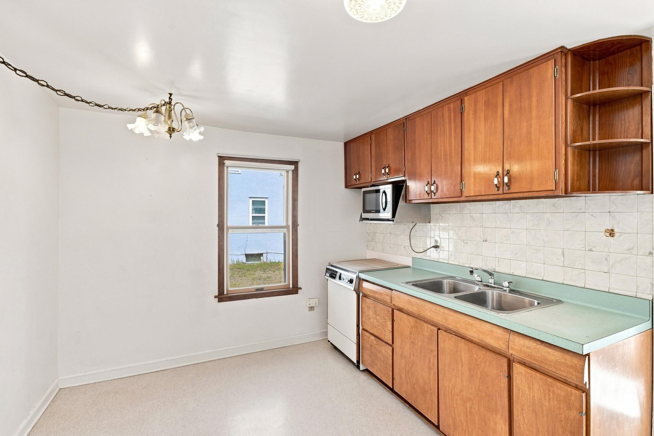 5210 Colfax Avenue N Property Photo 4