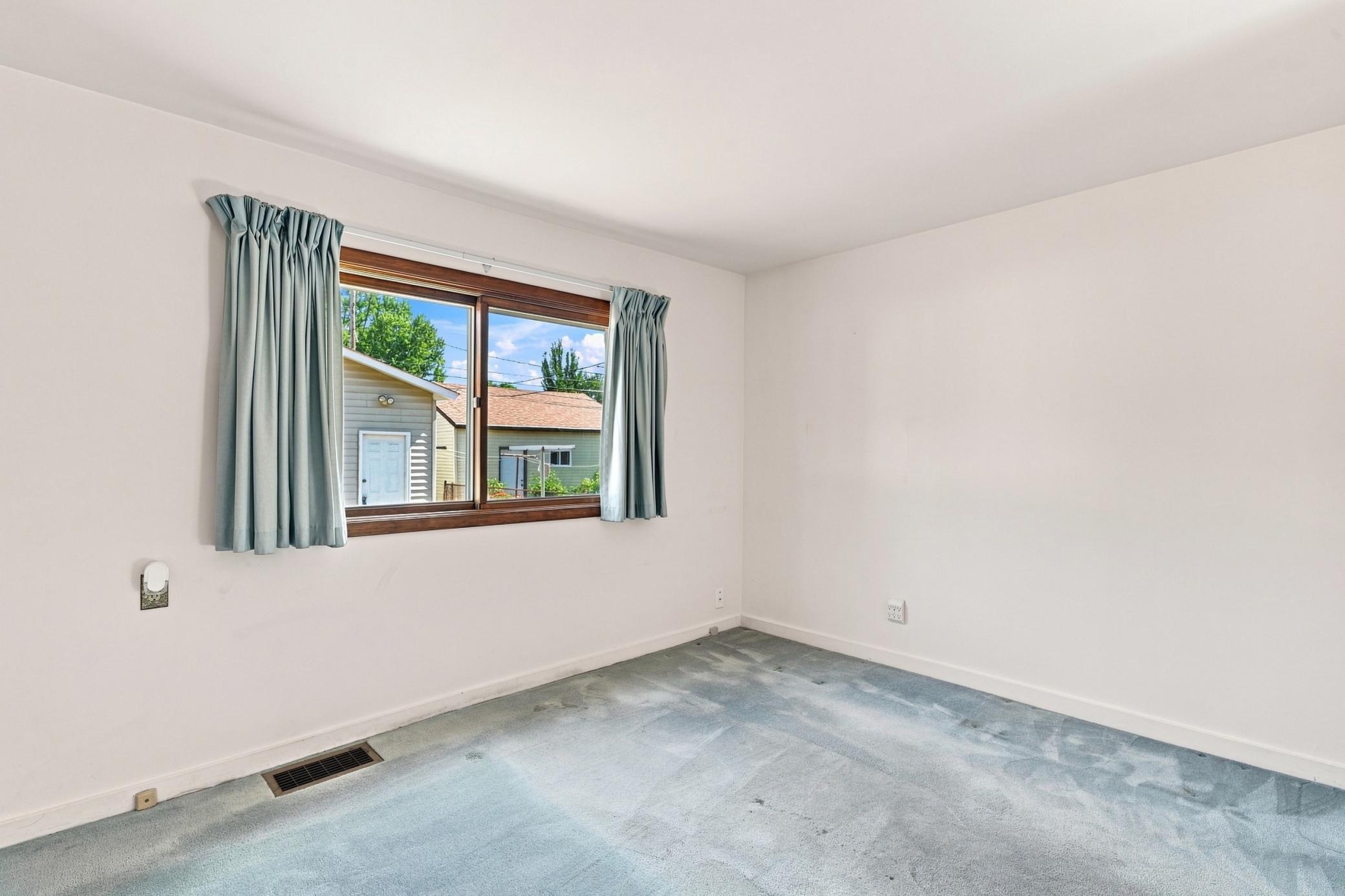 5210 Colfax Avenue N Property Photo 9
