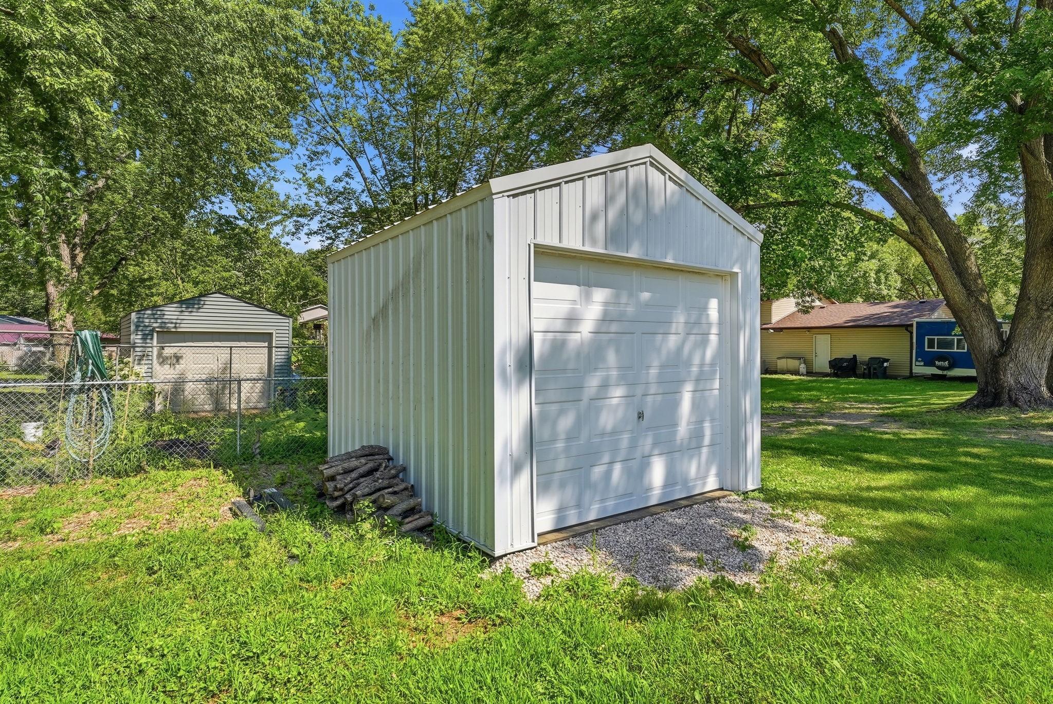 231 Excelsior Avenue S Property Photo 16