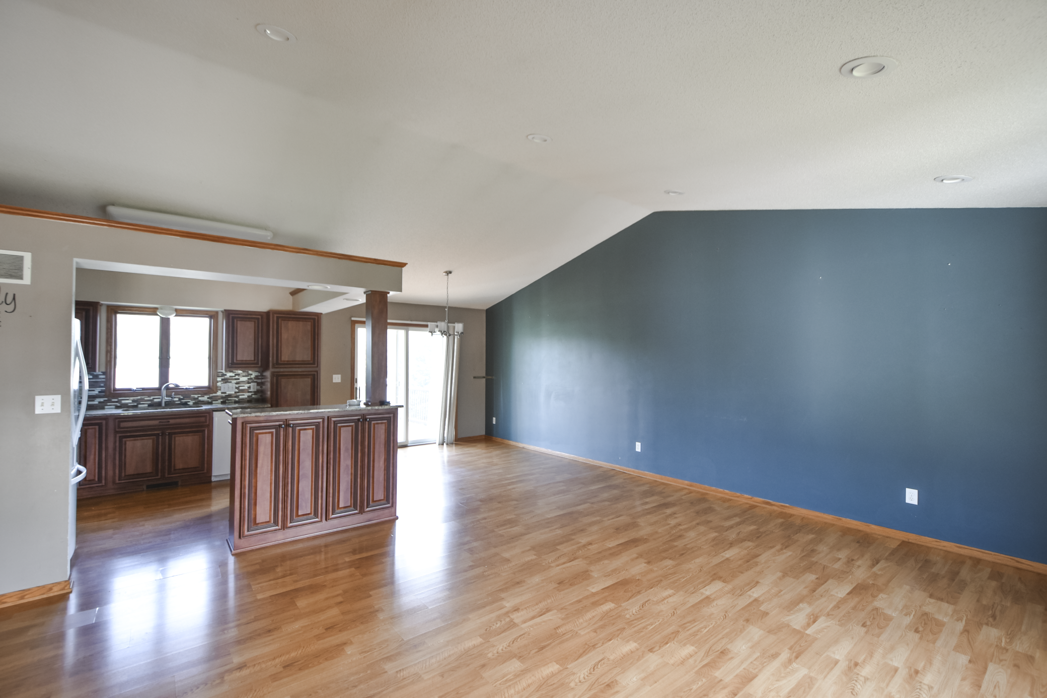 1002 W 2nd Street Property Photo 6