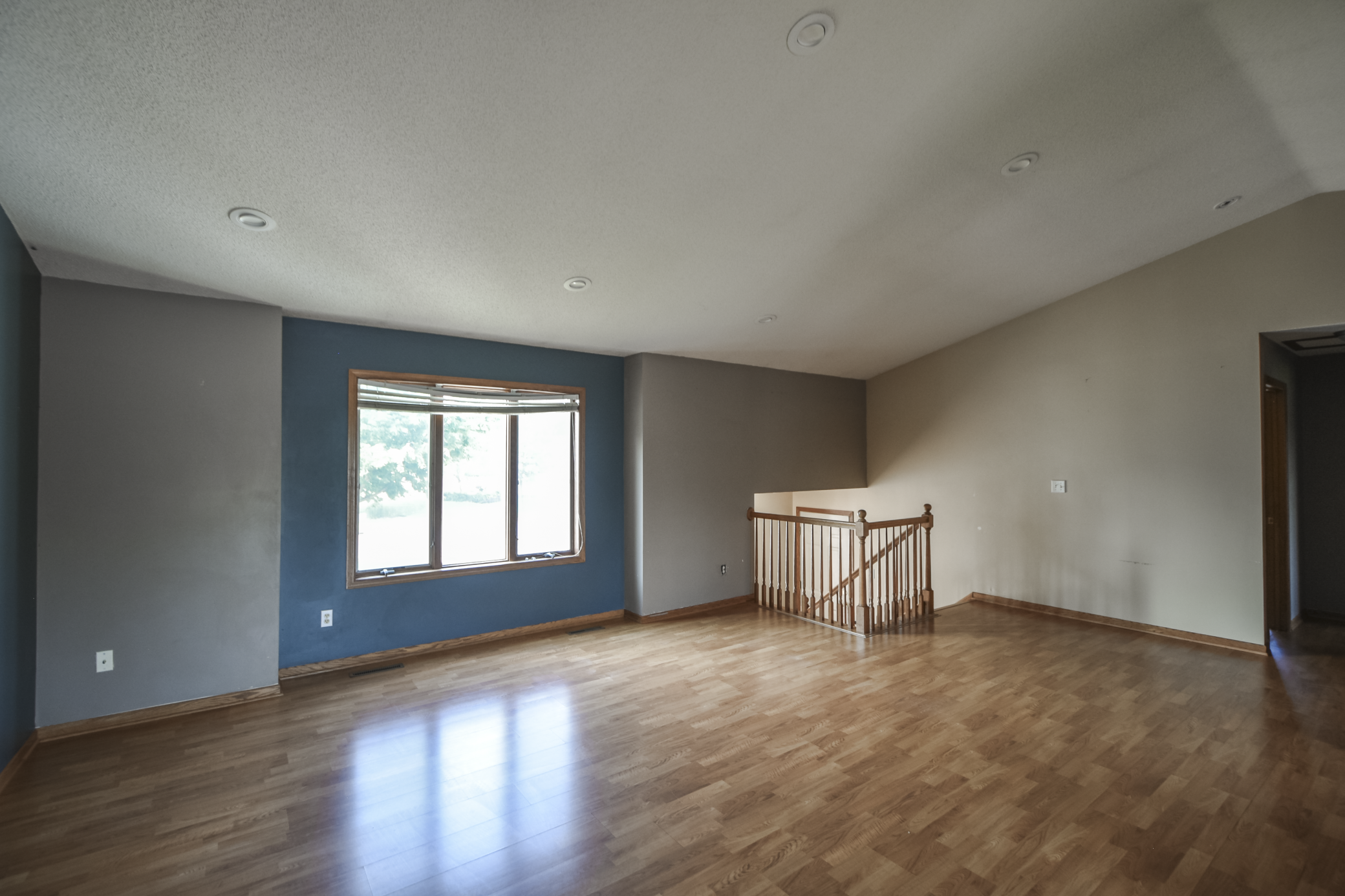 1002 W 2nd Street Property Photo 8