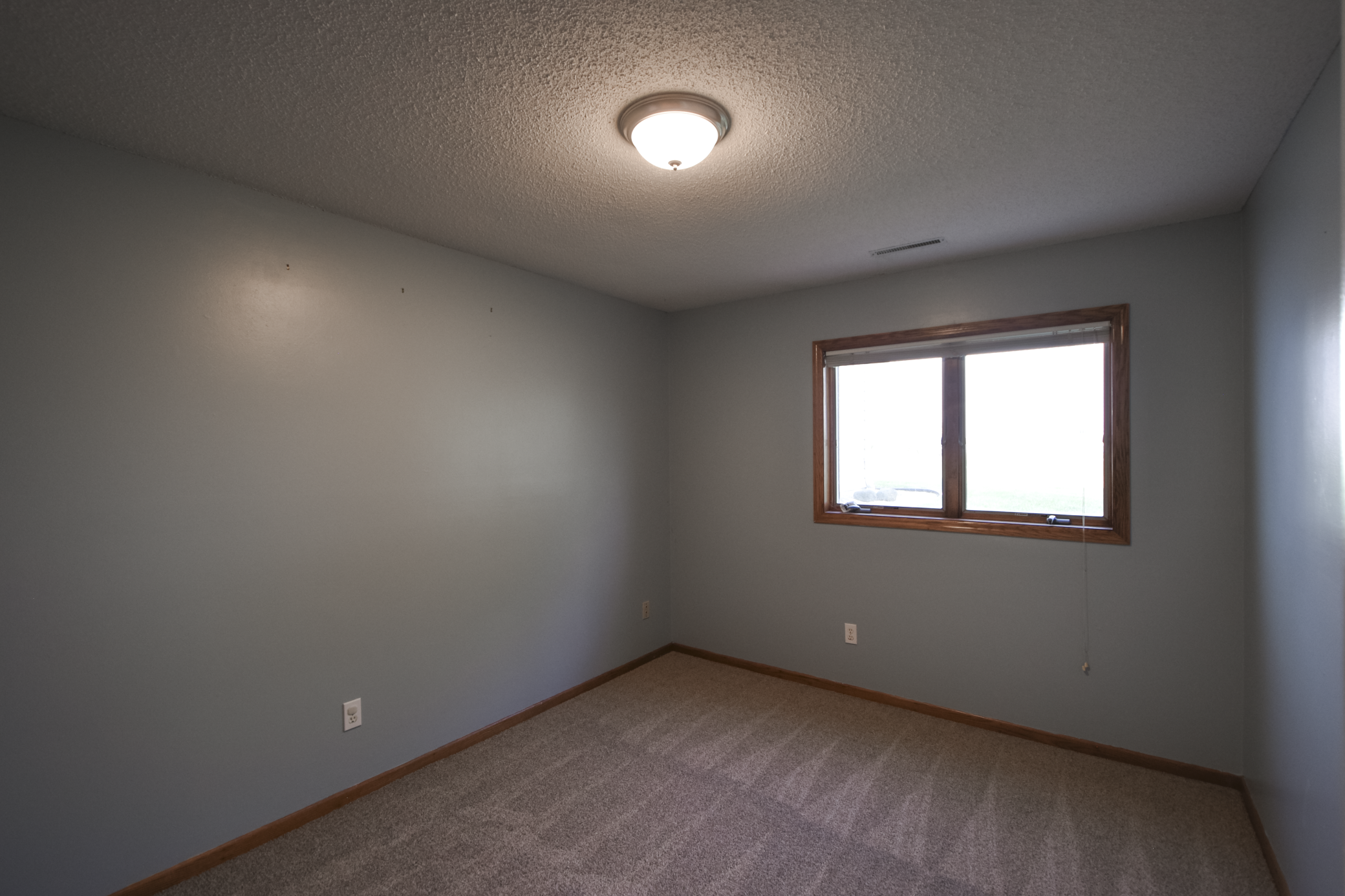 1002 W 2nd Street Property Photo 10