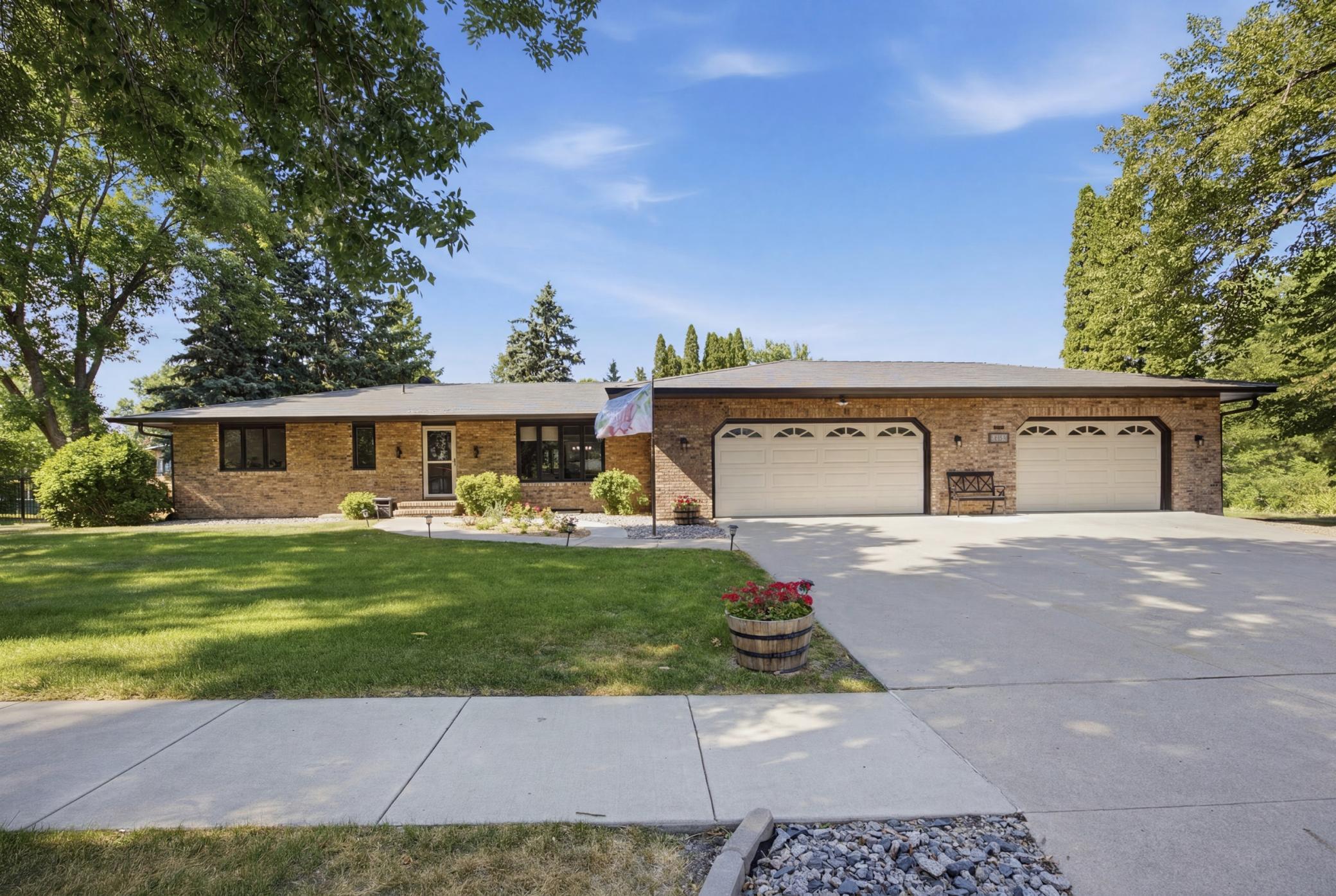 42 36th Avenue N Property Photo 1