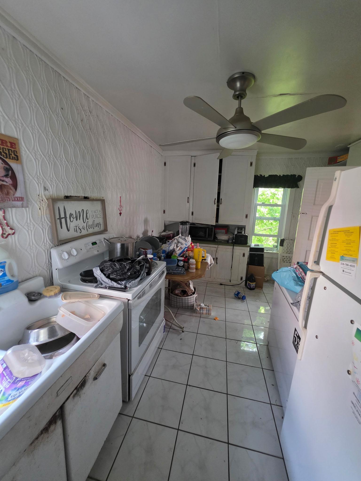 1110 N 8th Avenue E Property Photo 5