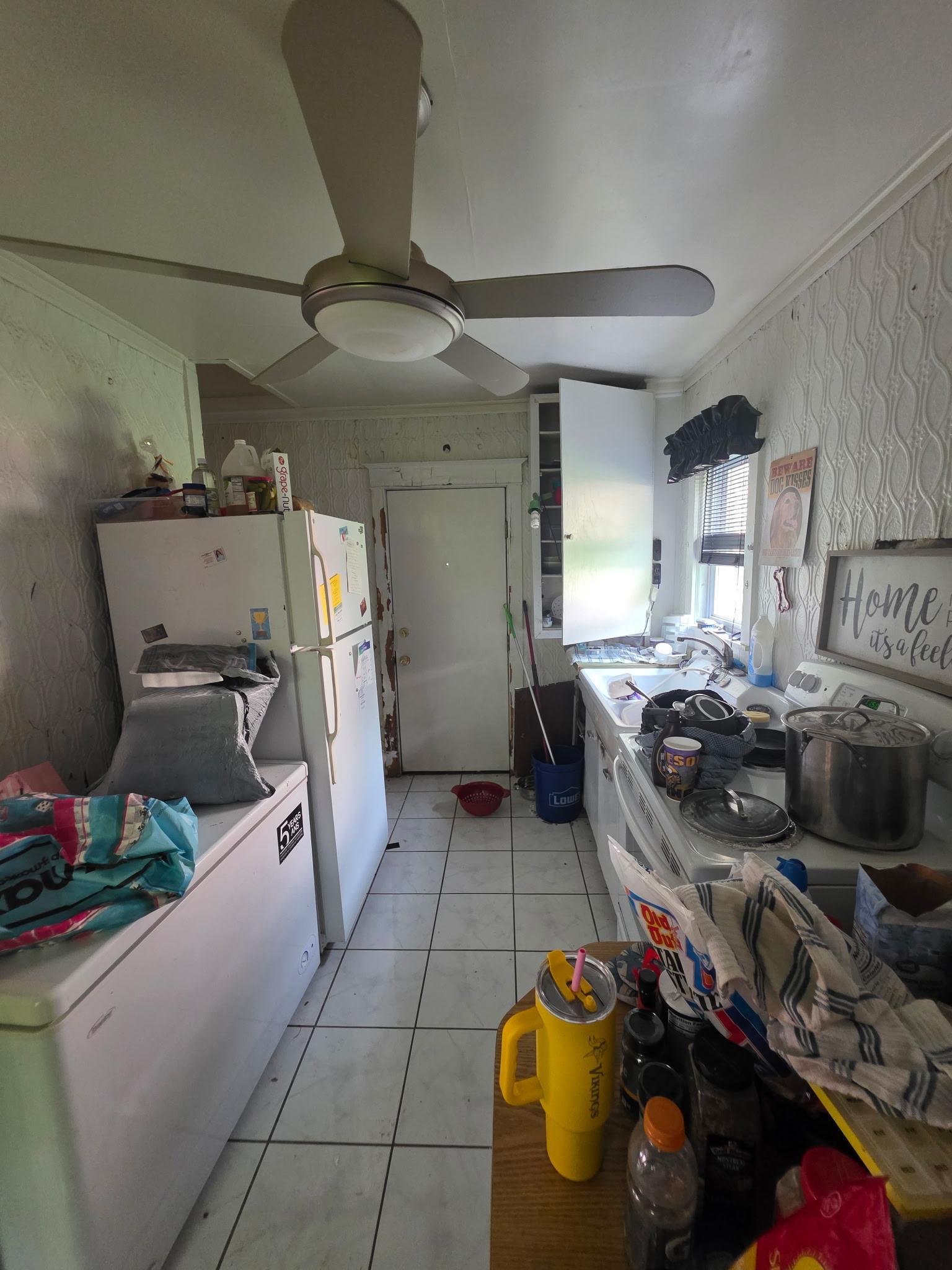 1110 N 8th Avenue E Property Photo 6