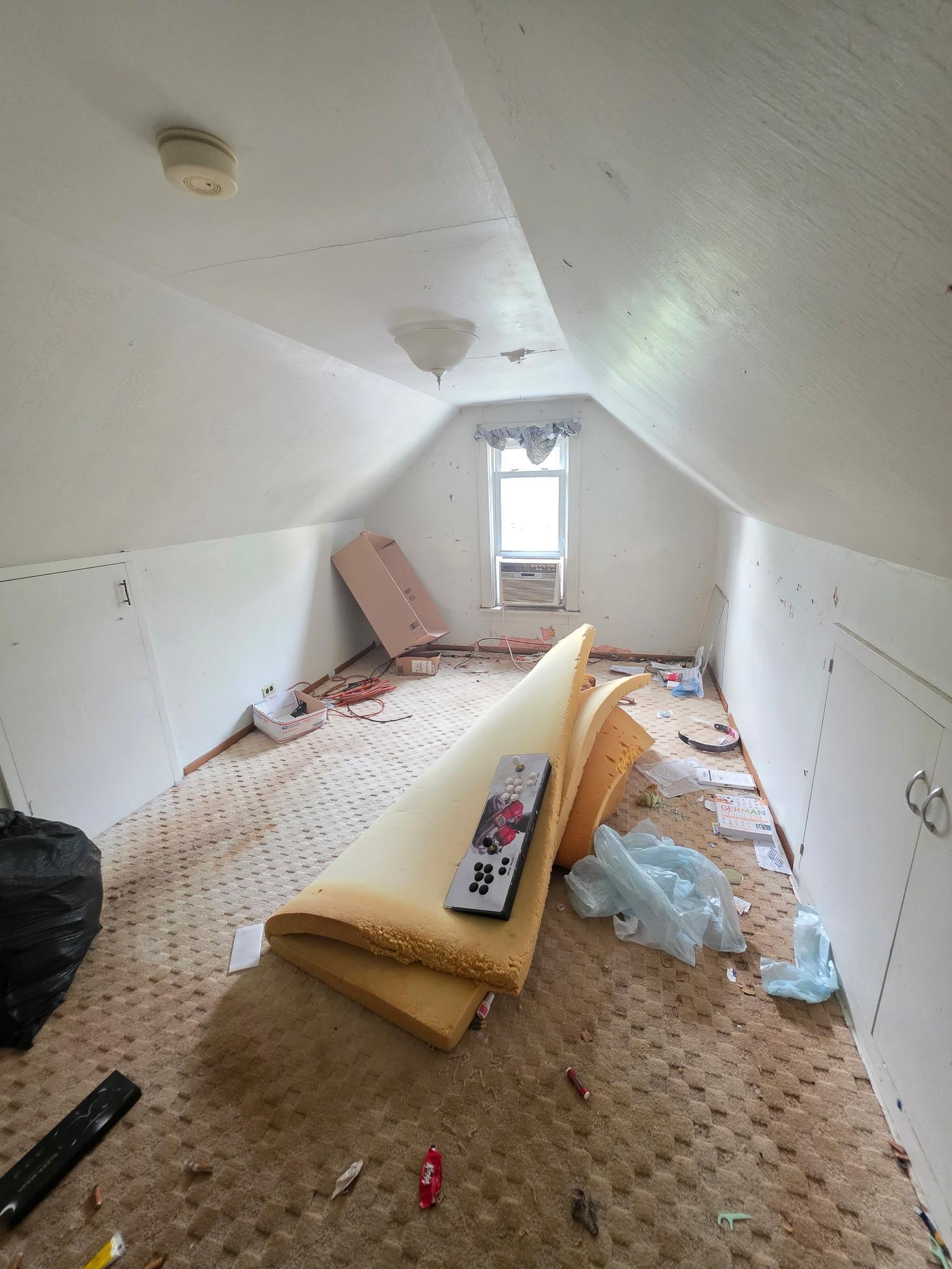 1110 N 8th Avenue E Property Photo 7