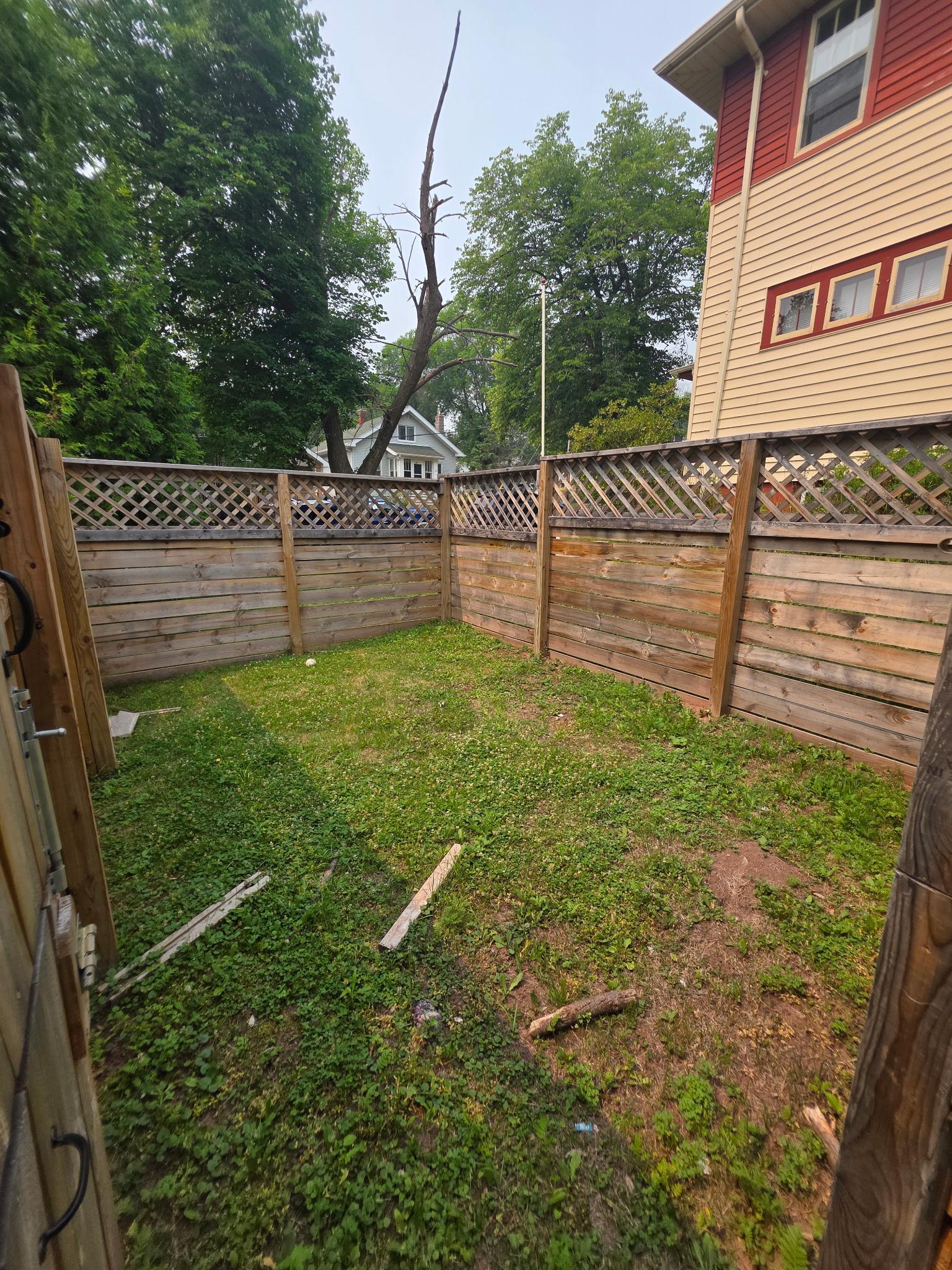1110 N 8th Avenue E Property Photo 12