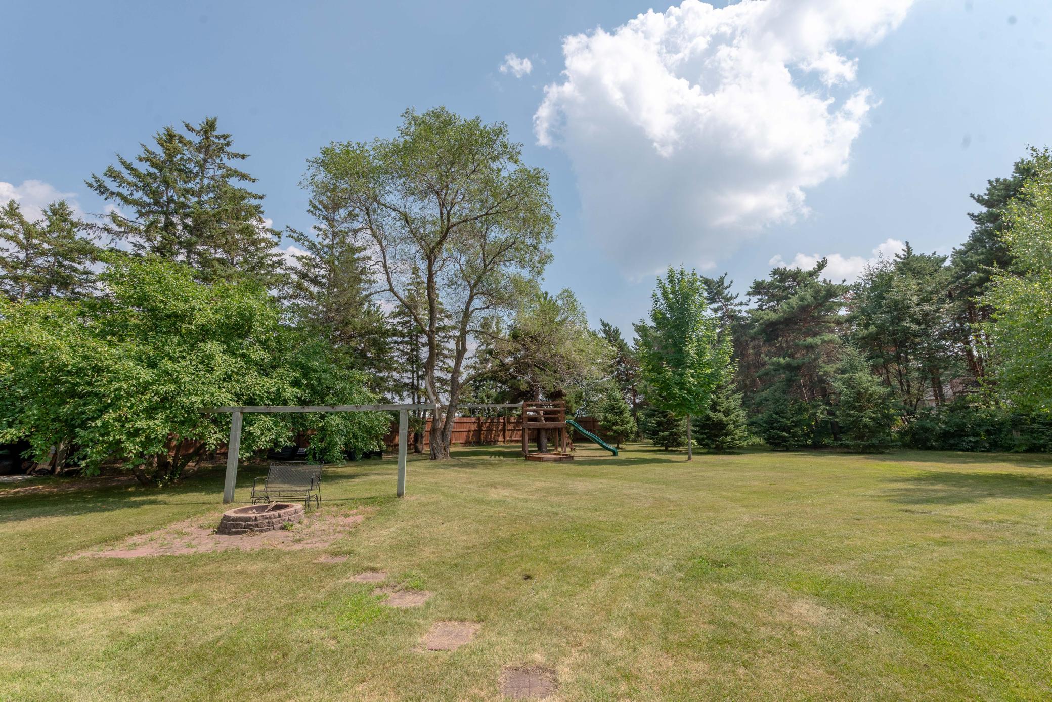 512 Pinetree Drive Property Photo 7