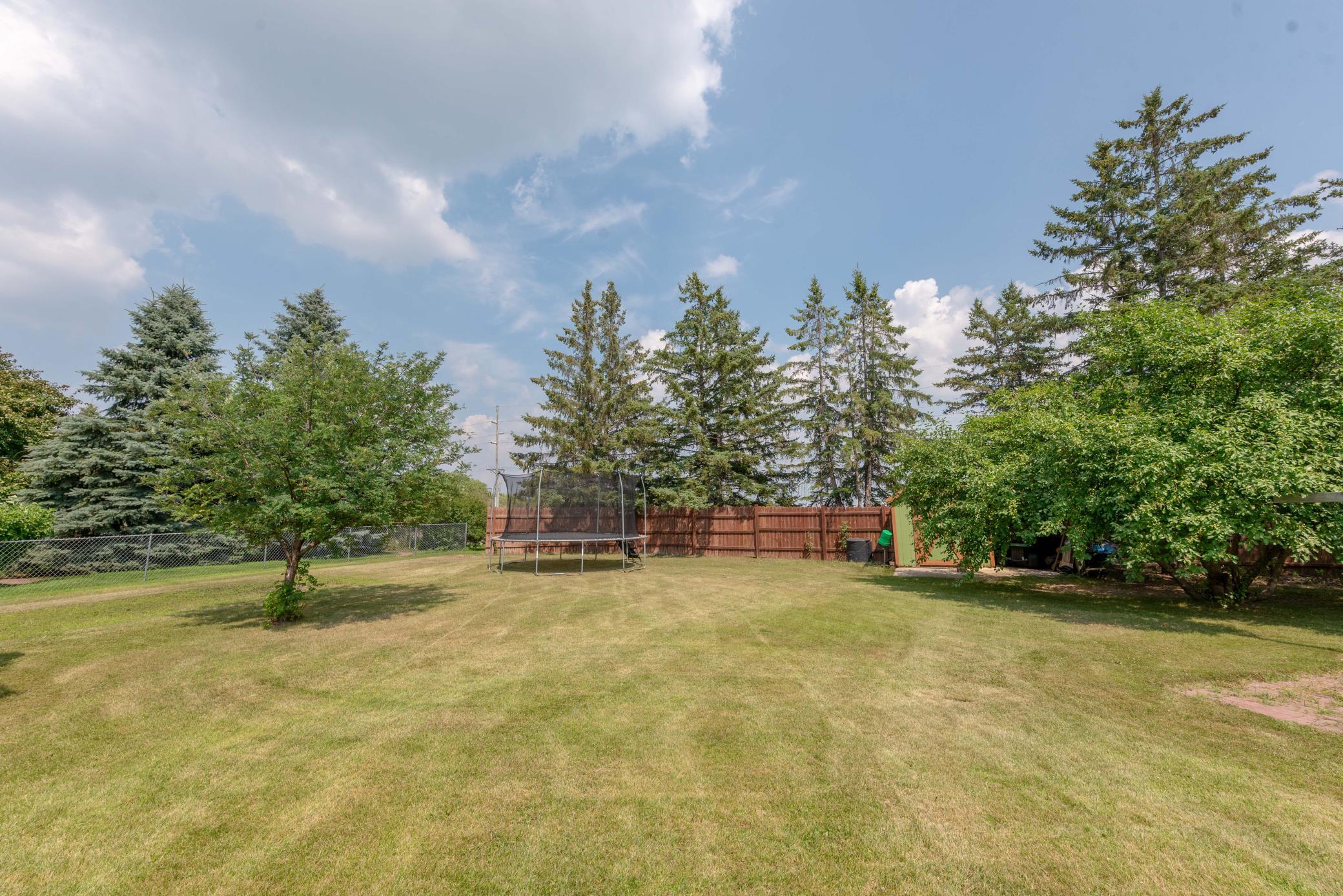 512 Pinetree Drive Property Photo 9