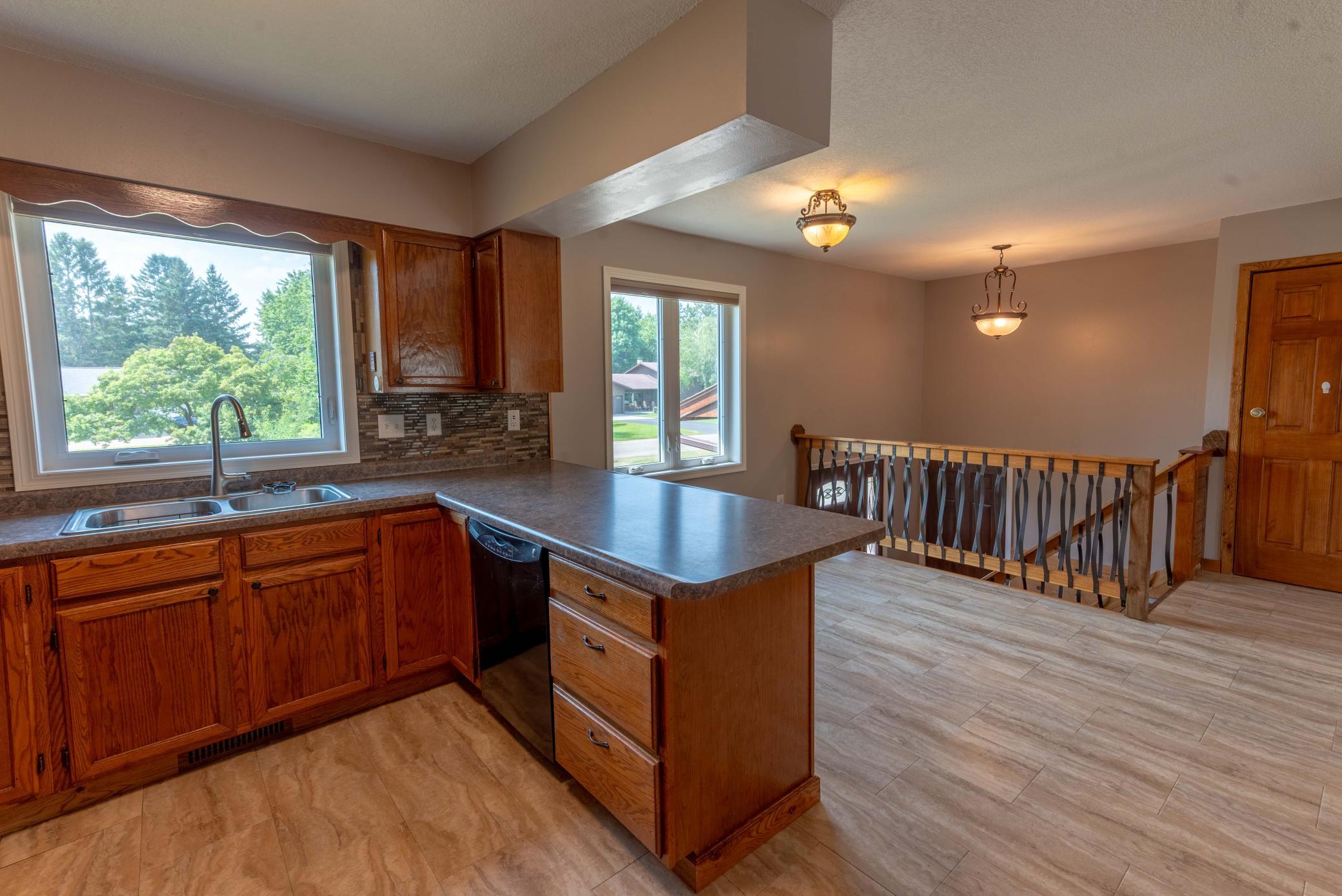 512 Pinetree Drive Property Photo 12
