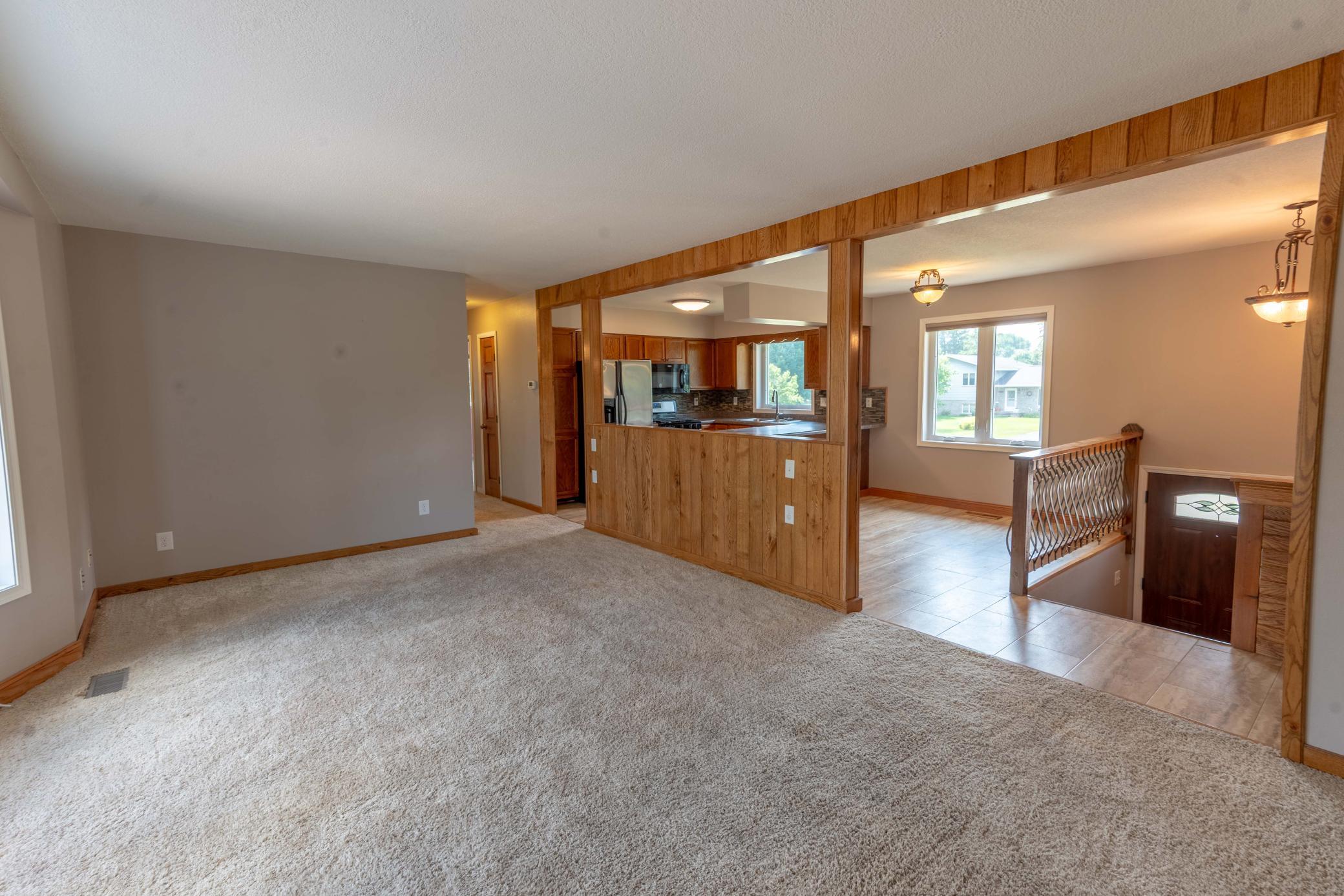512 Pinetree Drive Property Photo 14