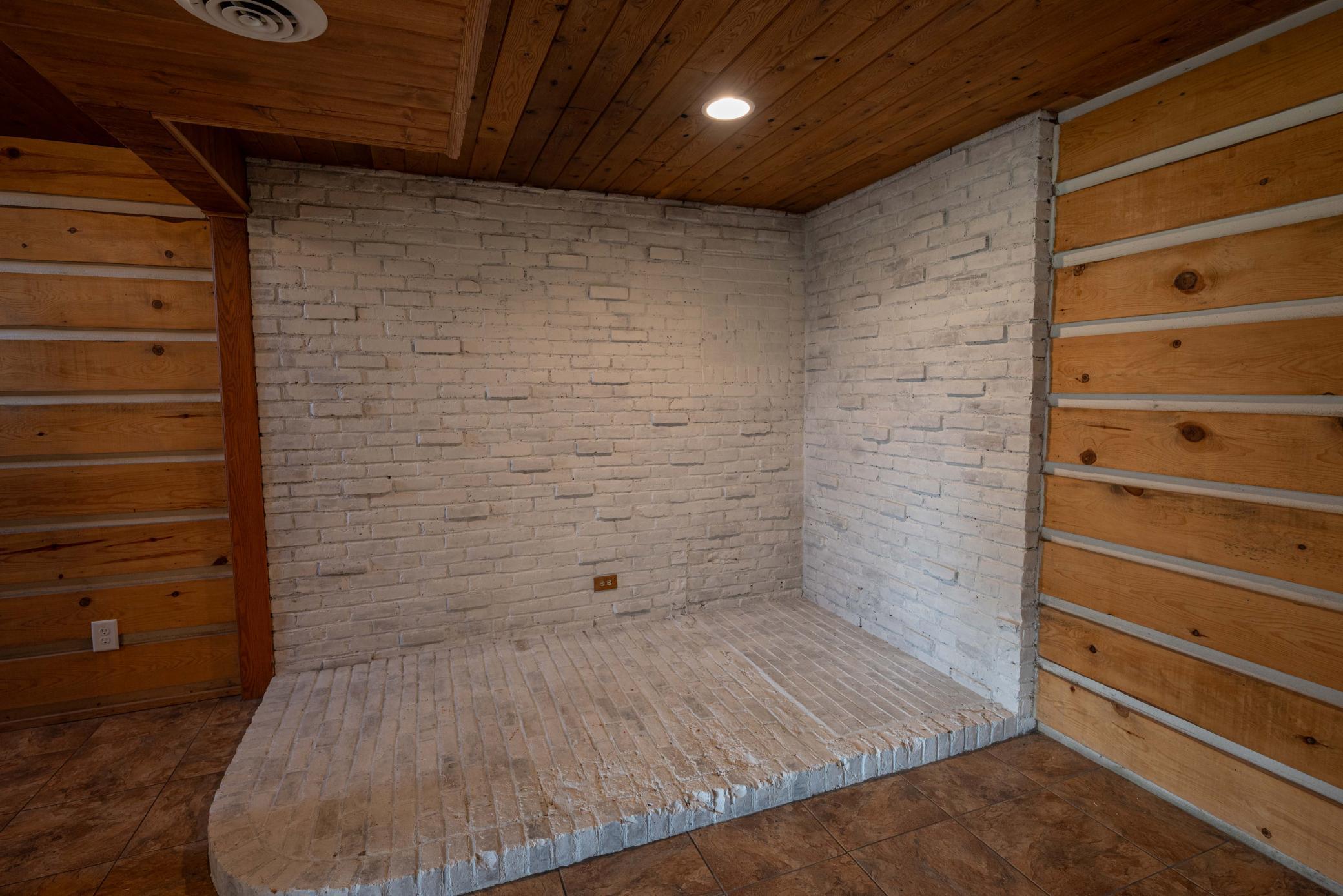 512 Pinetree Drive Property Photo 26