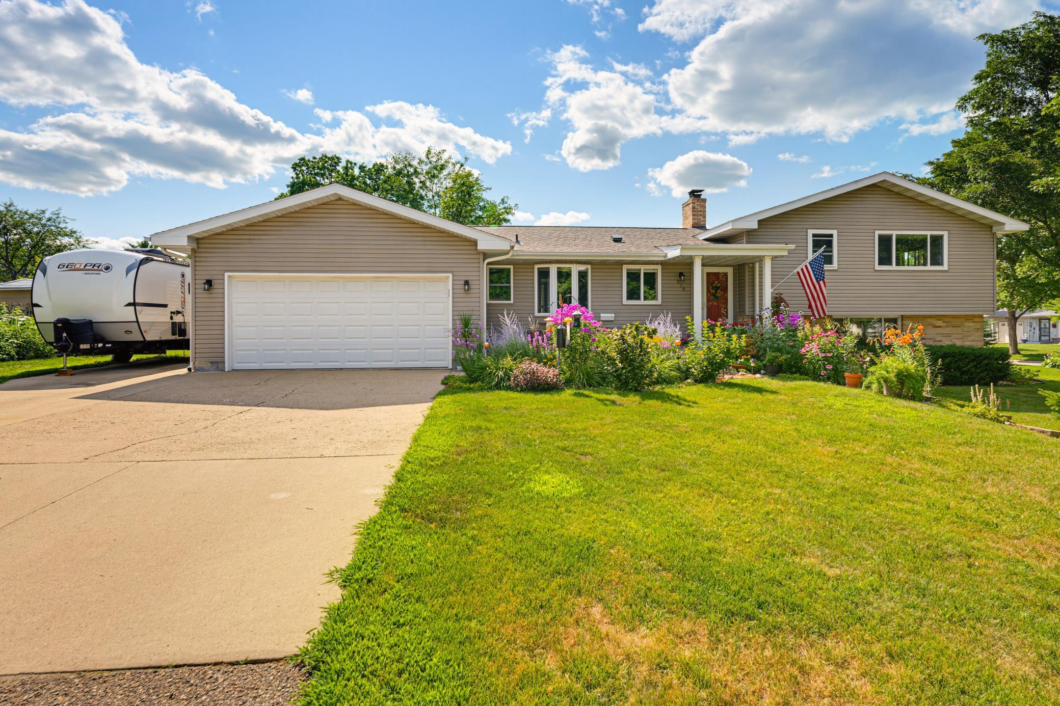 870 Hanson Drive SW