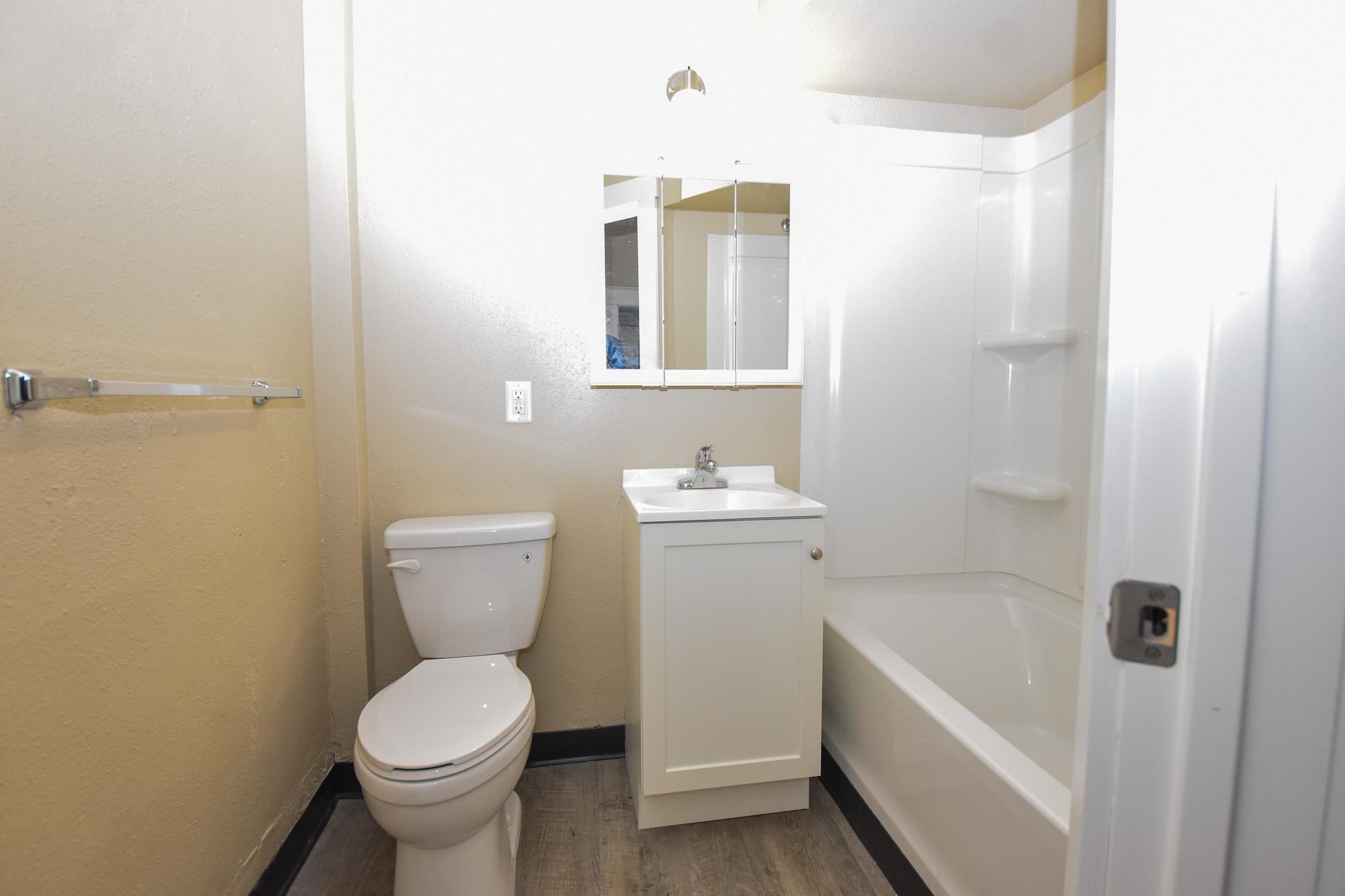 1114 University Drive N Property Photo 9