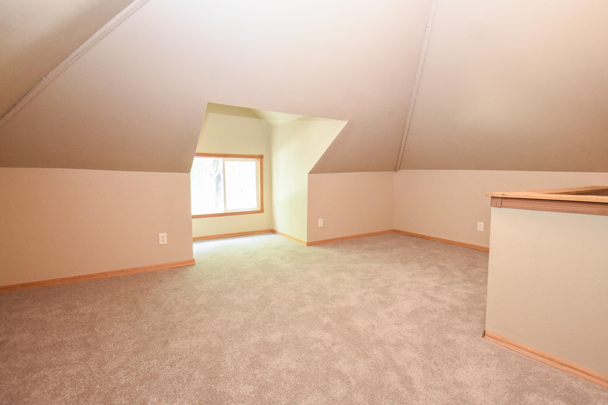 1114 University Drive N Property Photo 24