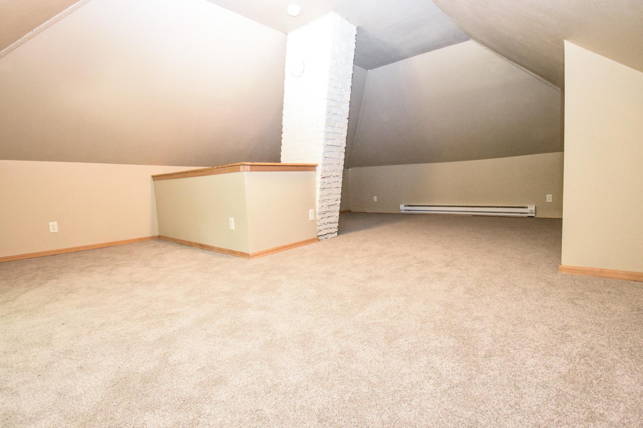 1114 University Drive N Property Photo 25