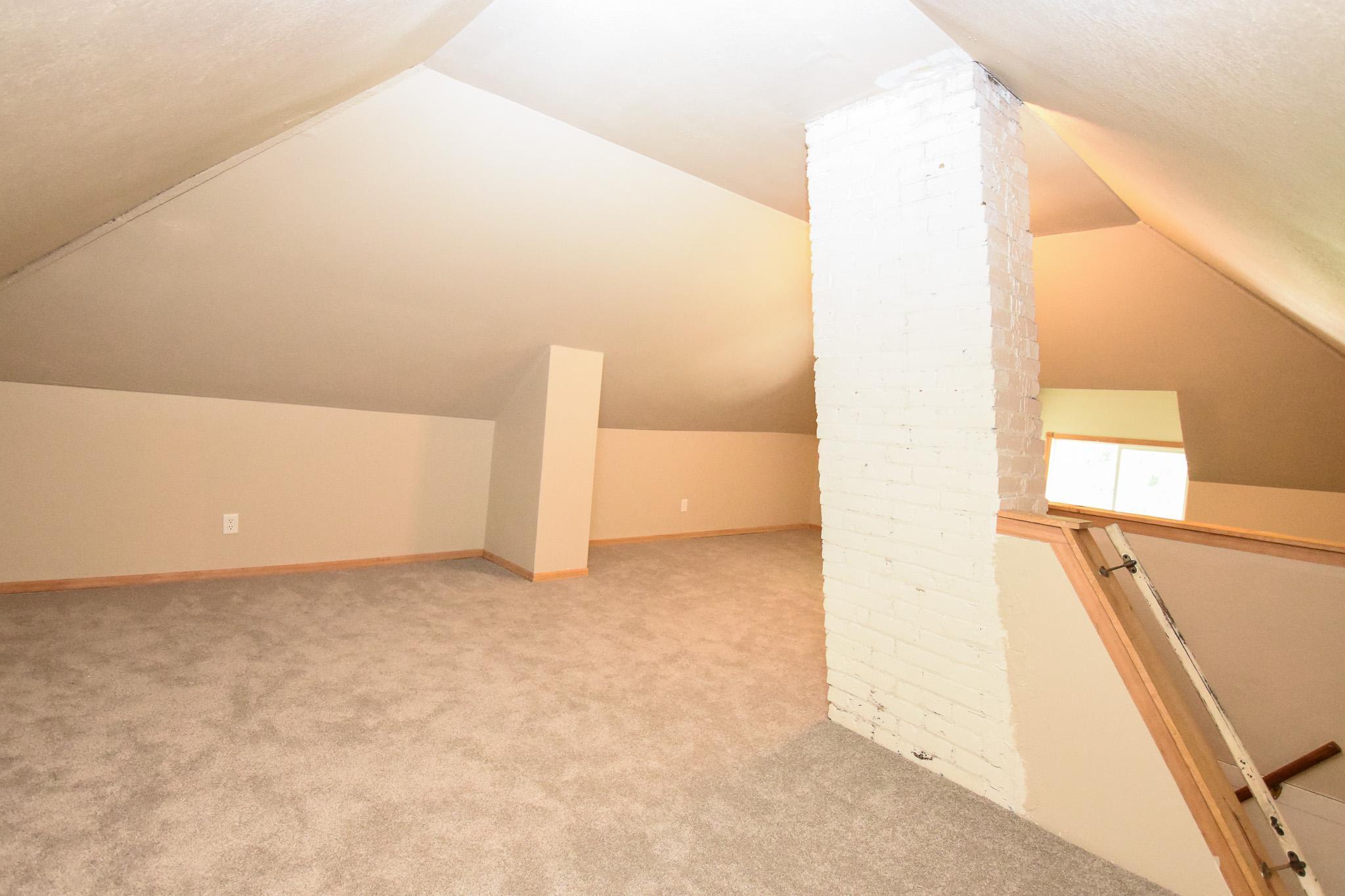 1114 University Drive N Property Photo 27