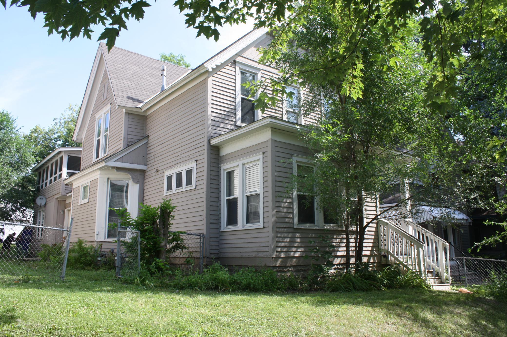 833 3rd Street E Property Photo 1