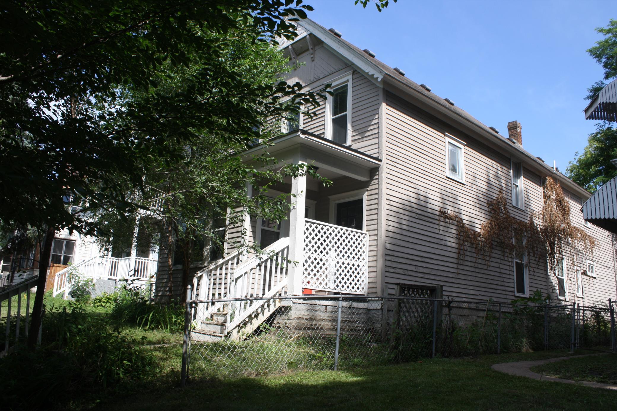 833 3rd Street E Property Photo 3