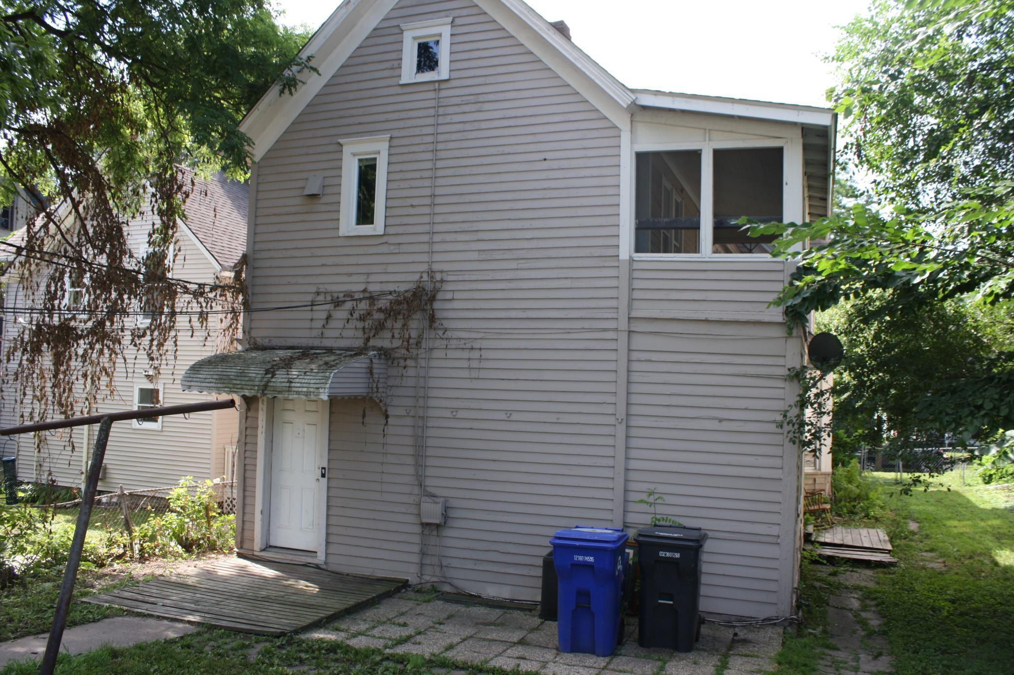 833 3rd Street E Property Photo 5