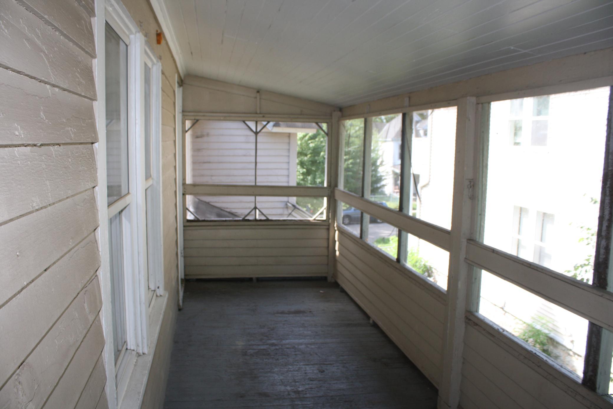 833 3rd Street E Property Photo 6