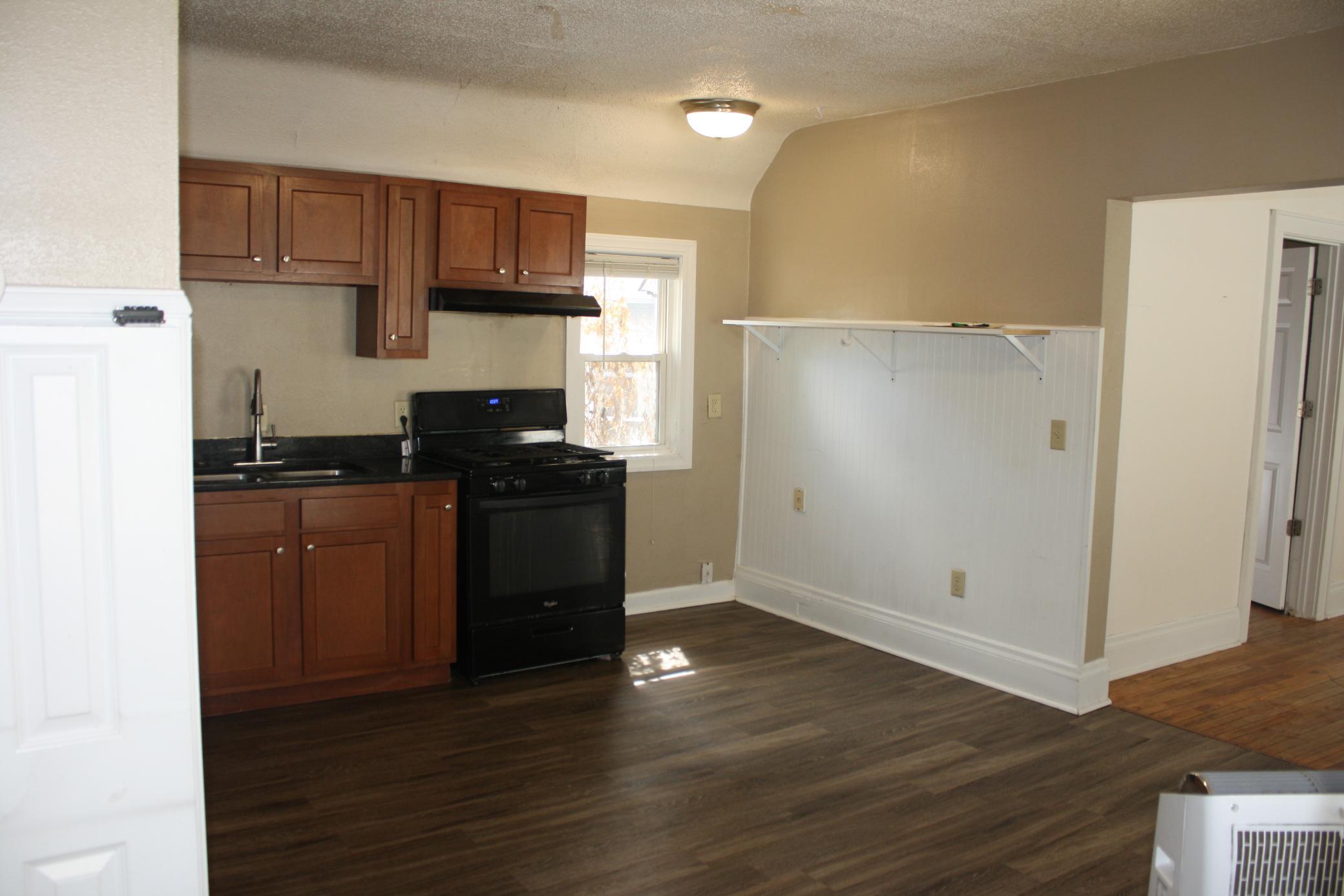 833 3rd Street E Property Photo 7