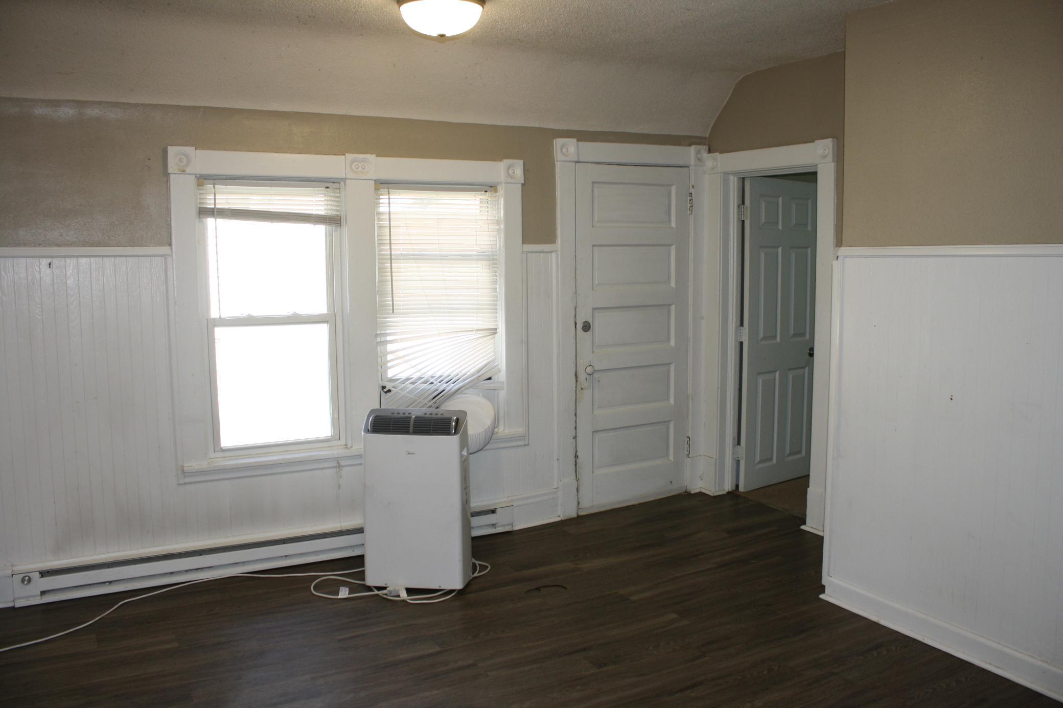 833 3rd Street E Property Photo 10