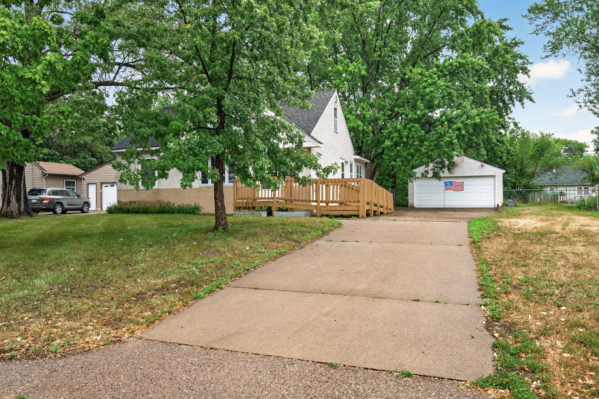 2551 Rainbow Lane Property Photo 2