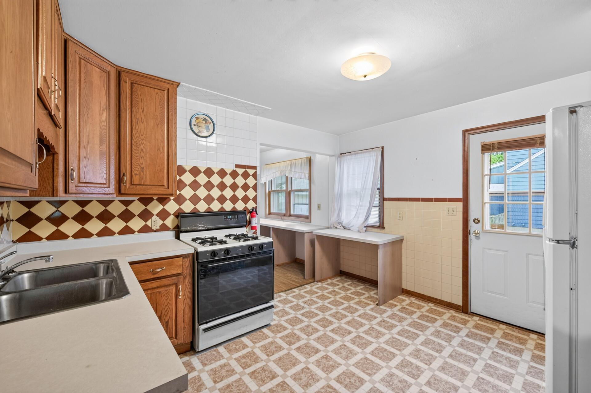 2551 Rainbow Lane Property Photo 10