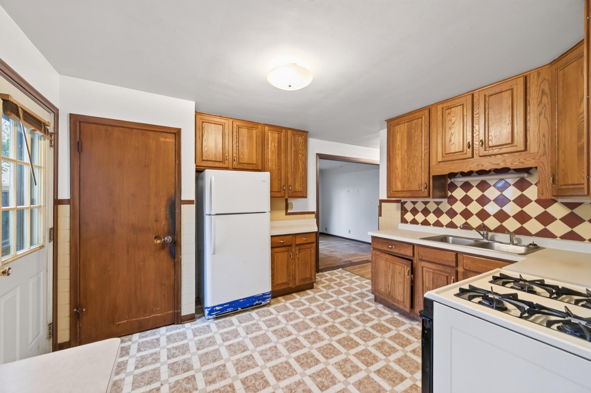 2551 Rainbow Lane Property Photo 11