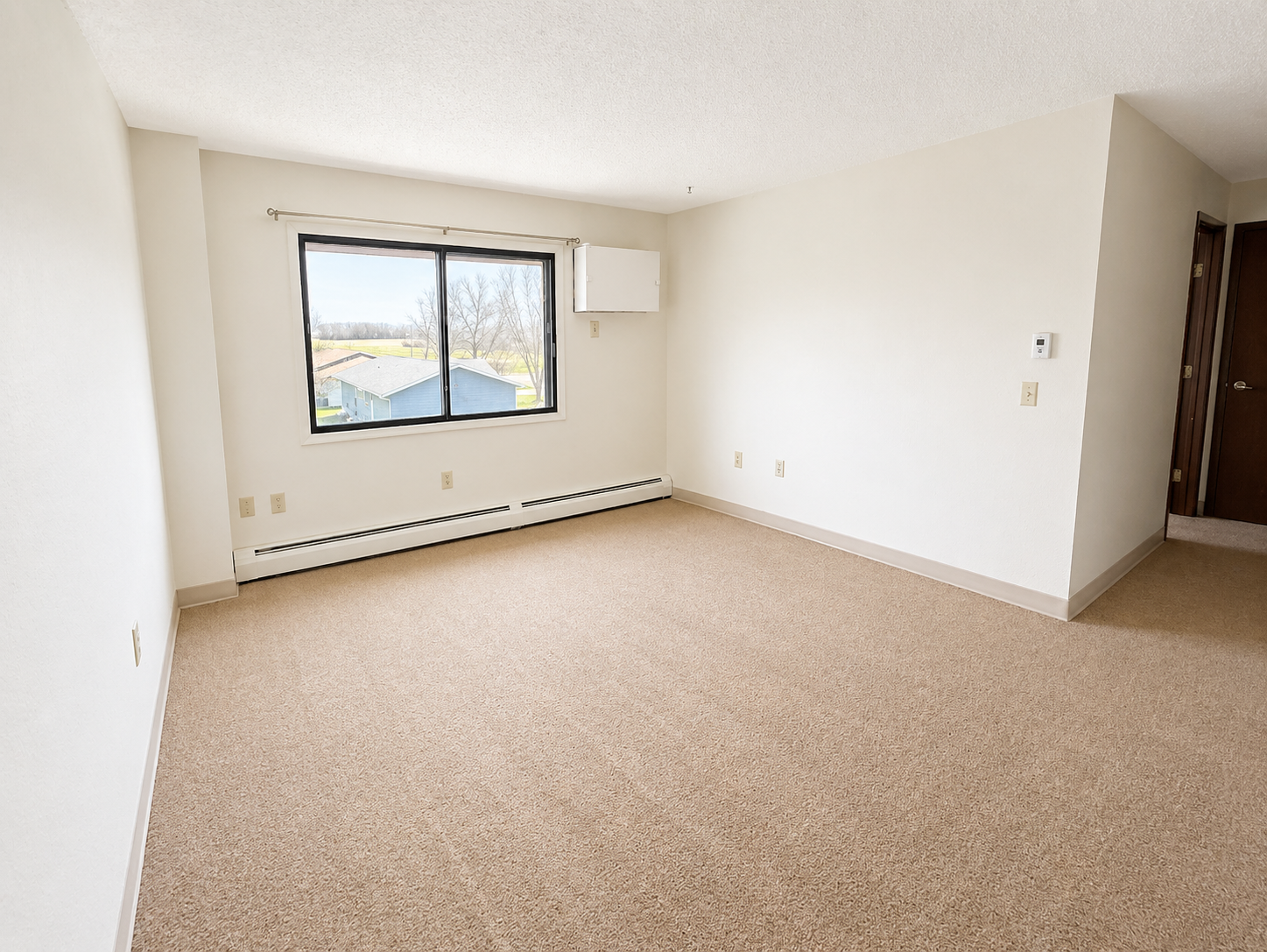 1173 Dewey Street Property Photo 2