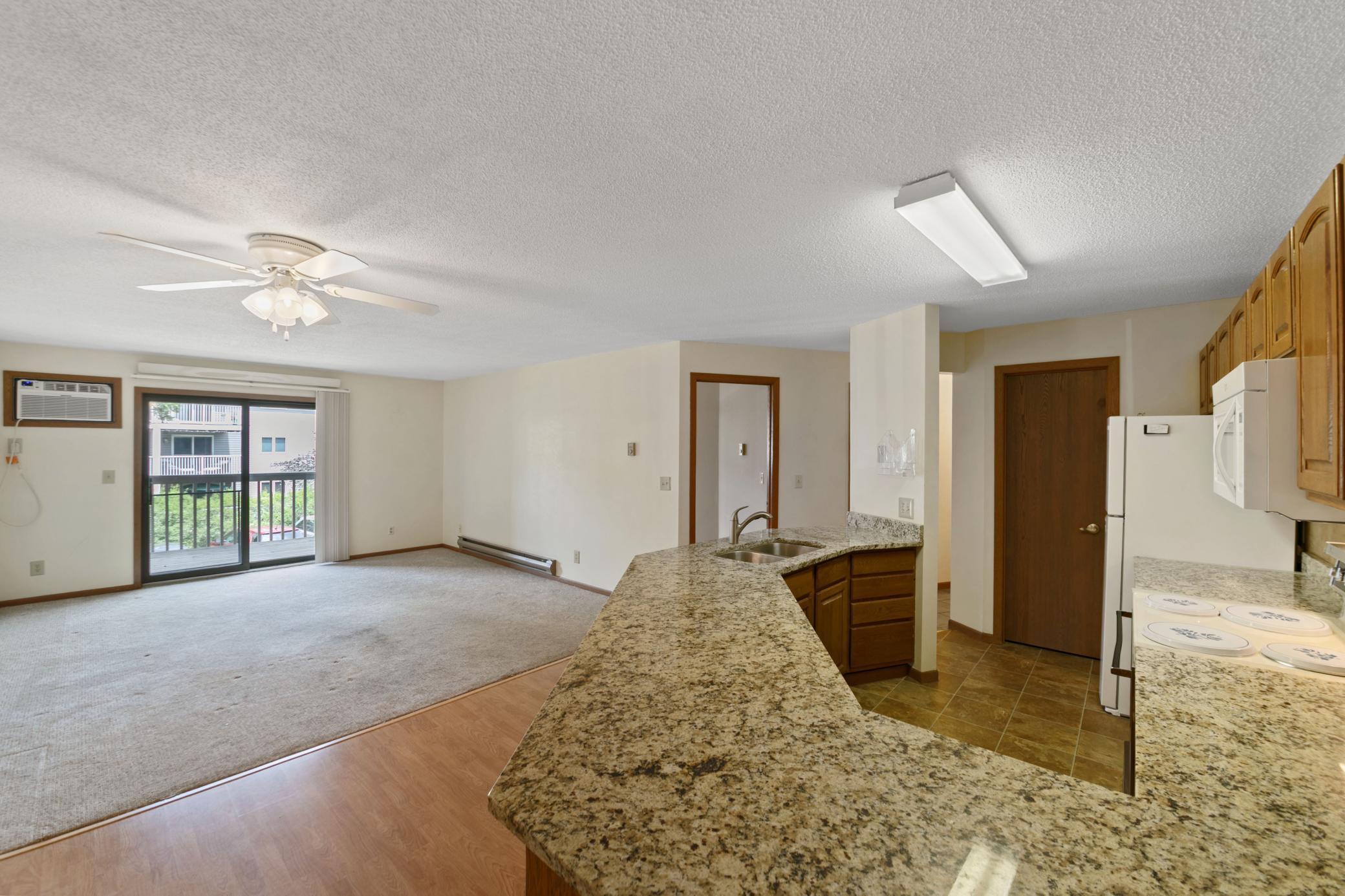 930 Lyn Way 203 Property Photo 5