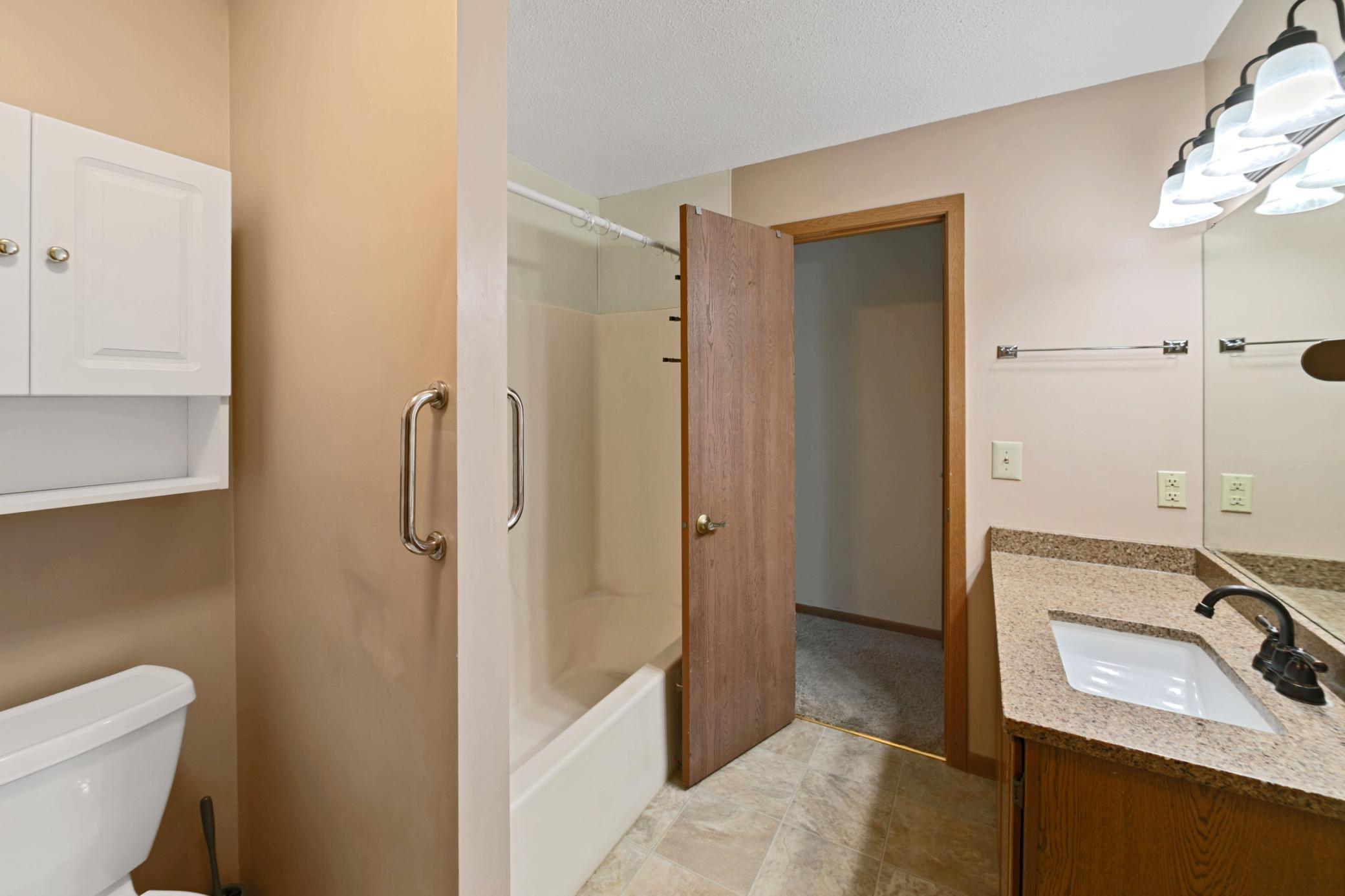 930 Lyn Way 203 Property Photo 9