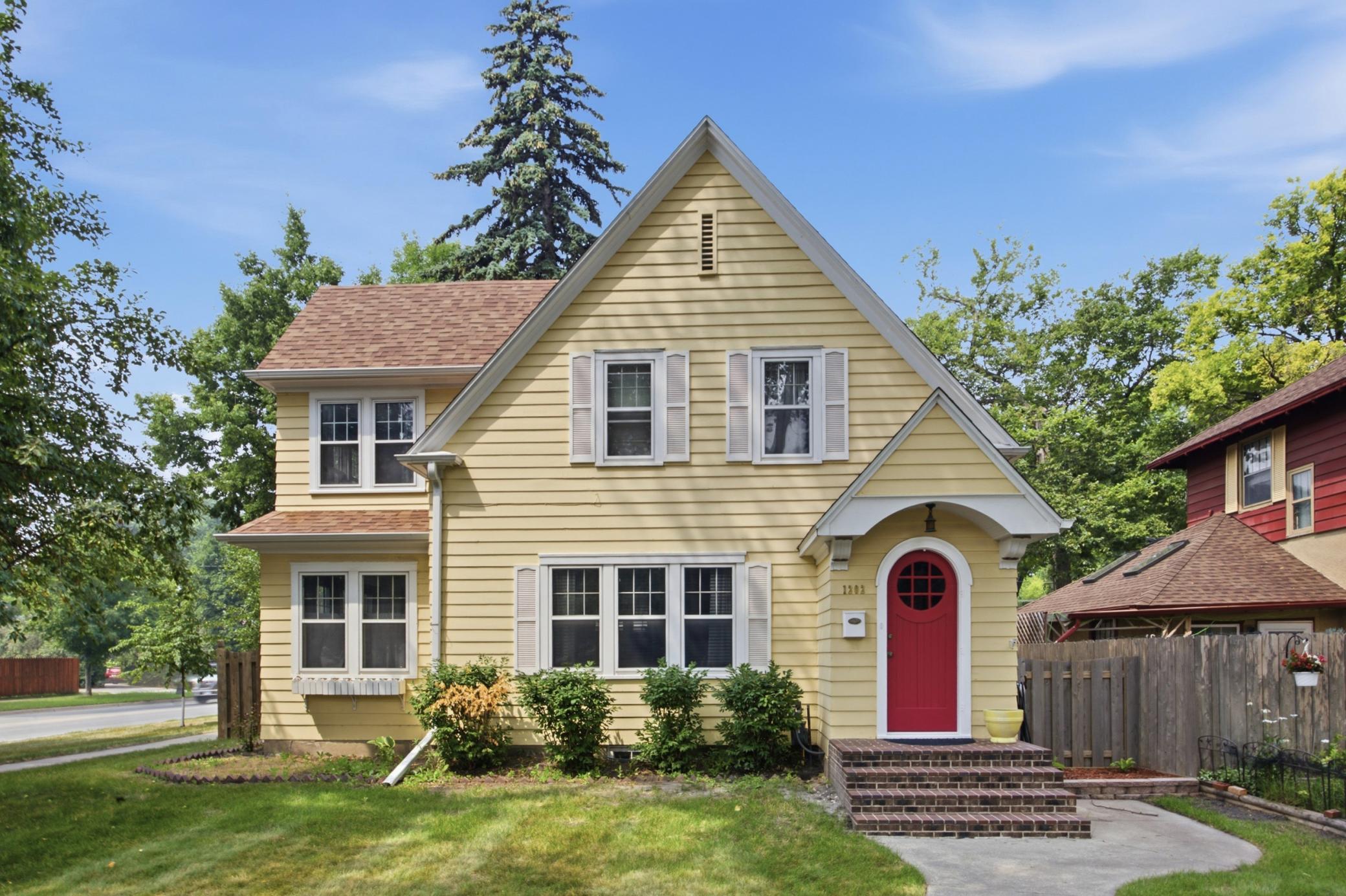 1202 4th Street N Property Photo 1