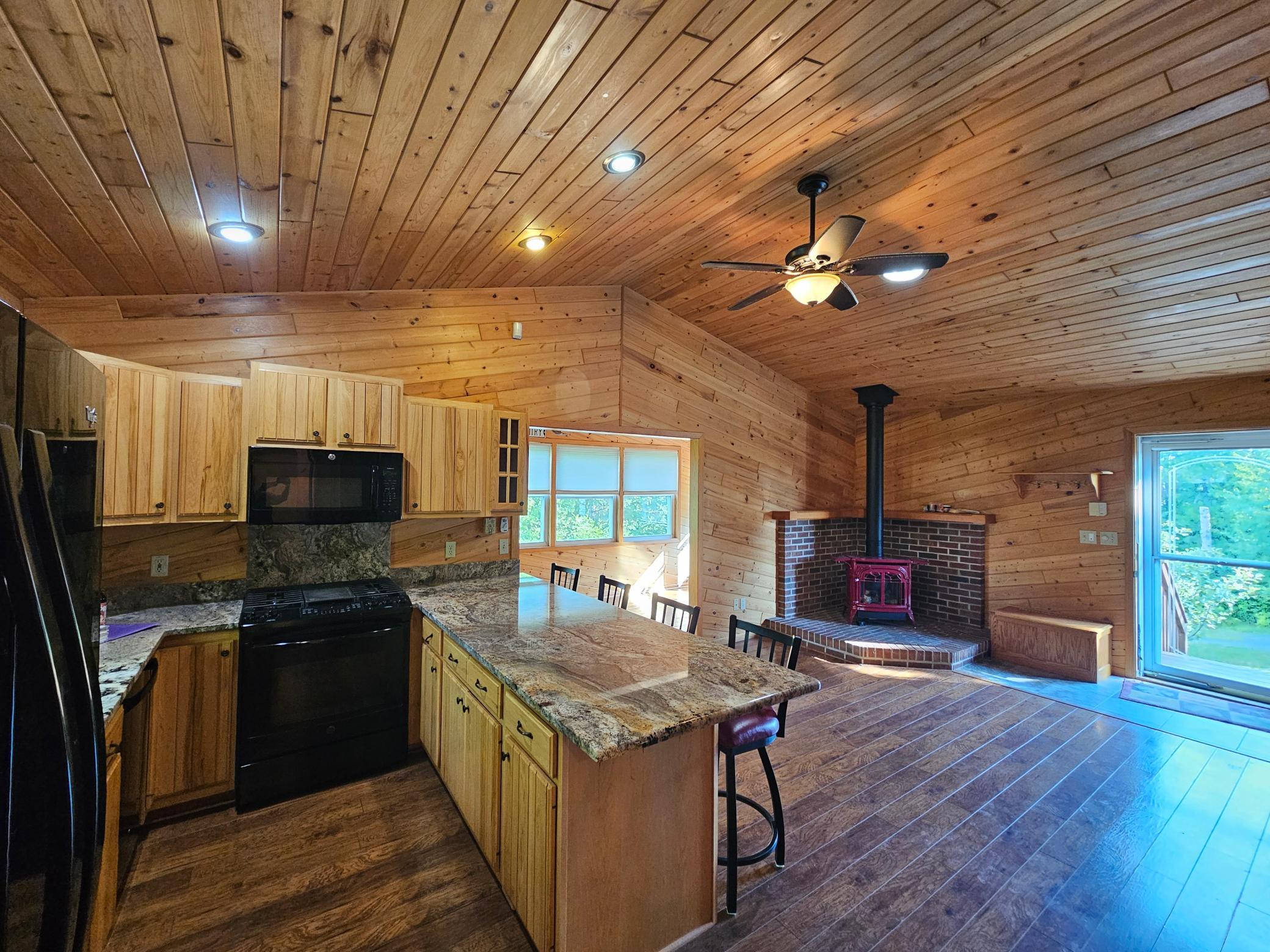 5758 Puncher Point Road Property Photo 11