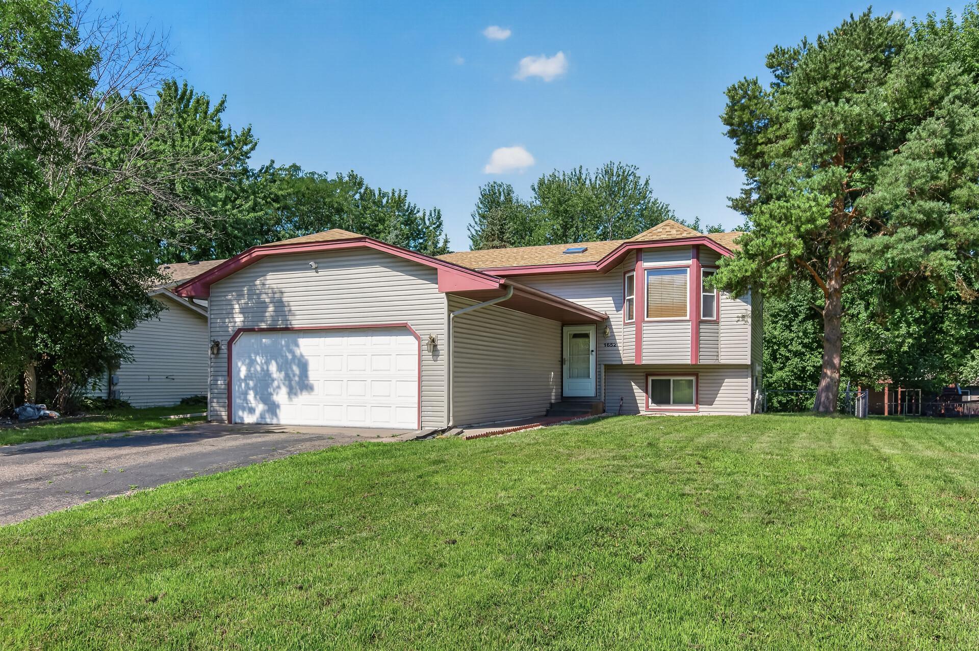 1652 84th Court N Property Photo 1