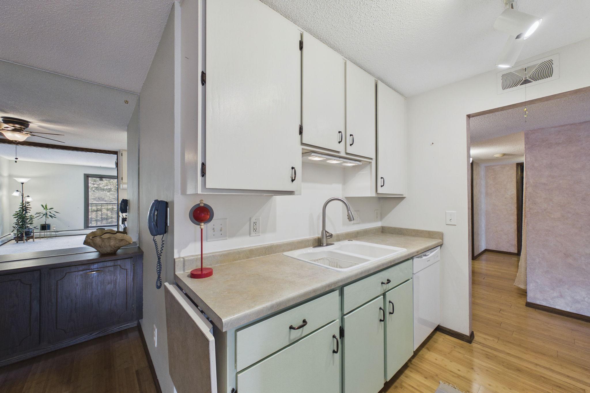 260 Westview Drive 303 Property Photo 8