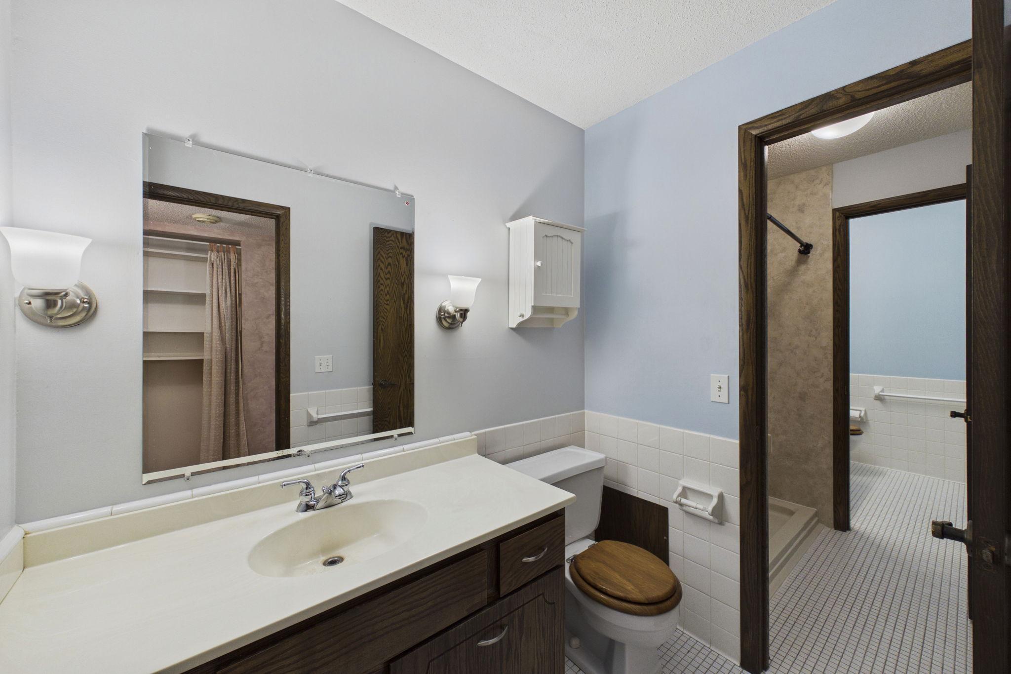 260 Westview Drive 303 Property Photo 13