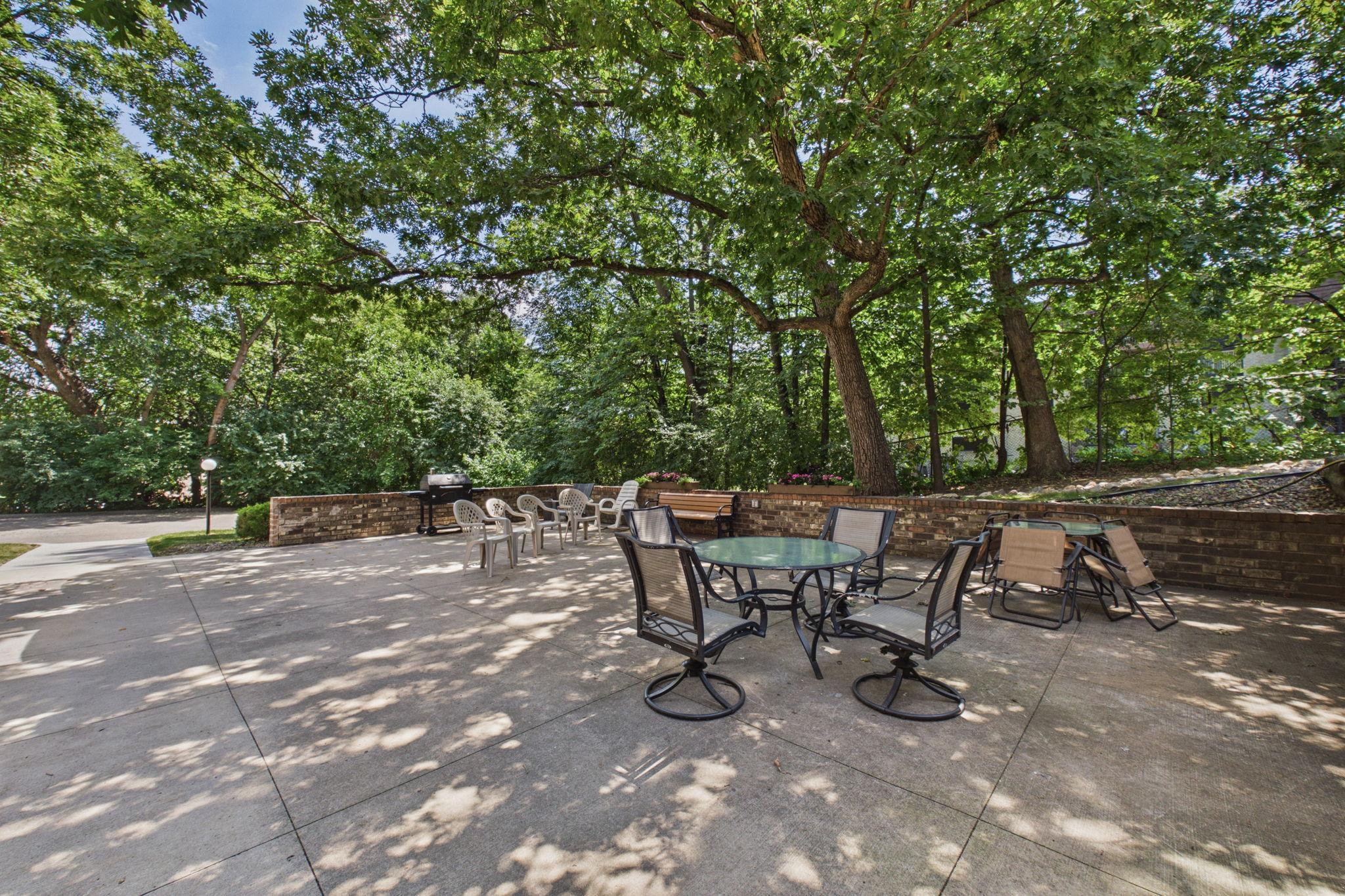 260 Westview Drive 303 Property Photo 25