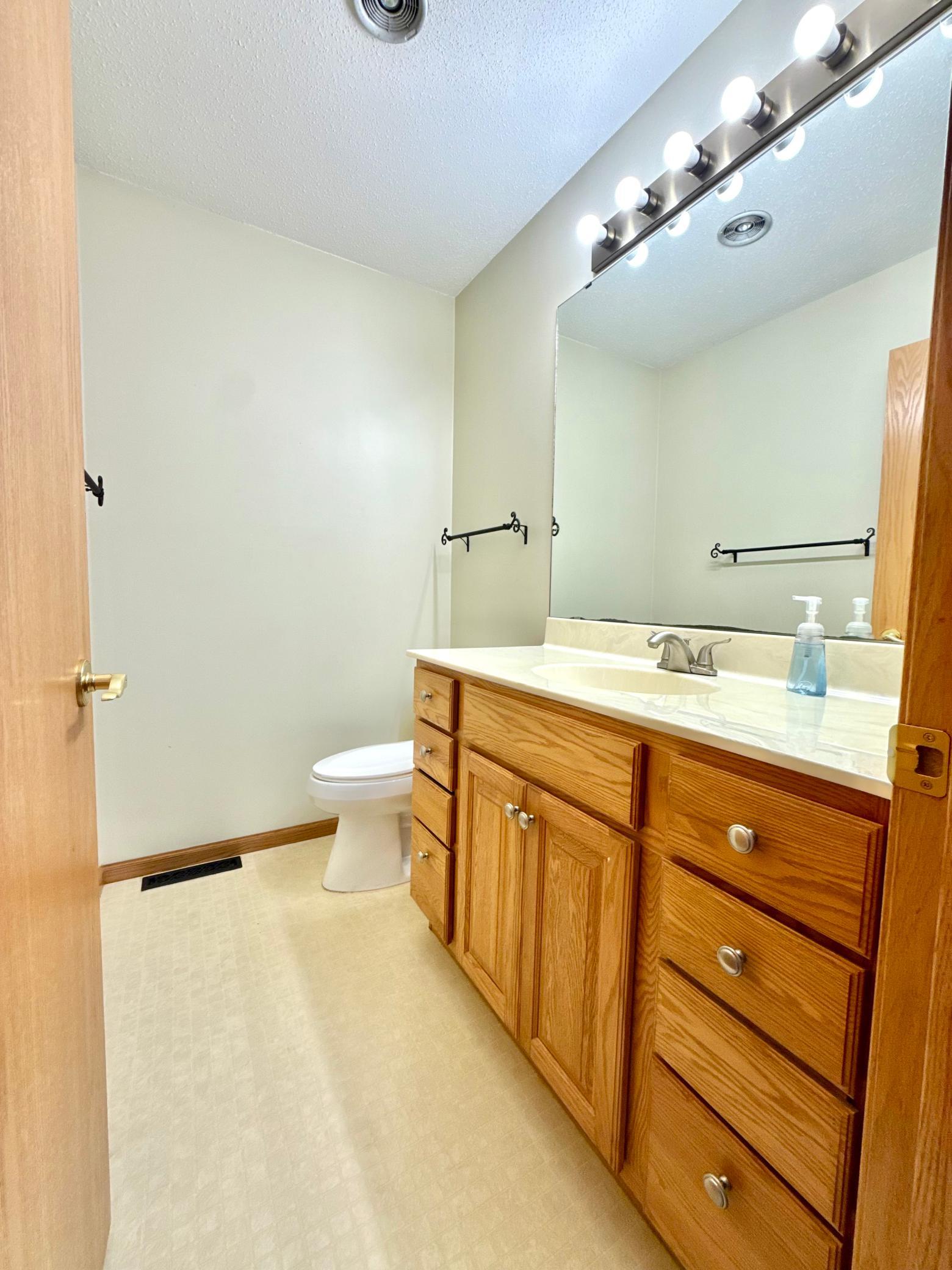 939 Mayvis Boulevard Property Photo 3