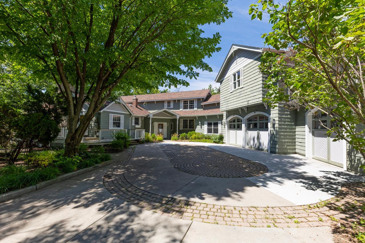 6630 Horseshoe Curve Property Photo 1