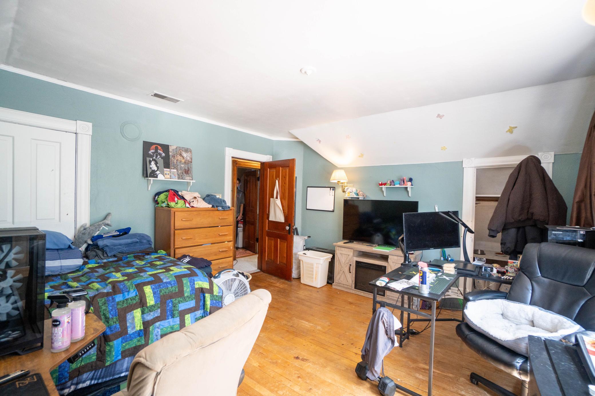 411 E Gustavus Avenue Property Photo 27