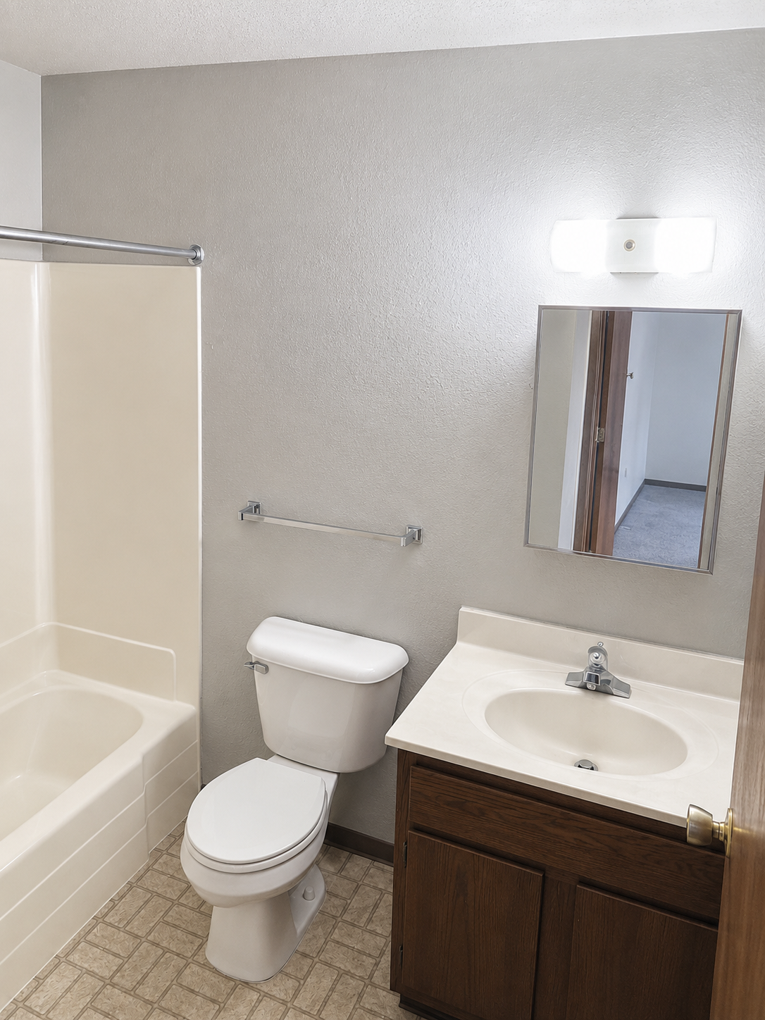 10 12th Avenue Ne Property Photo 9