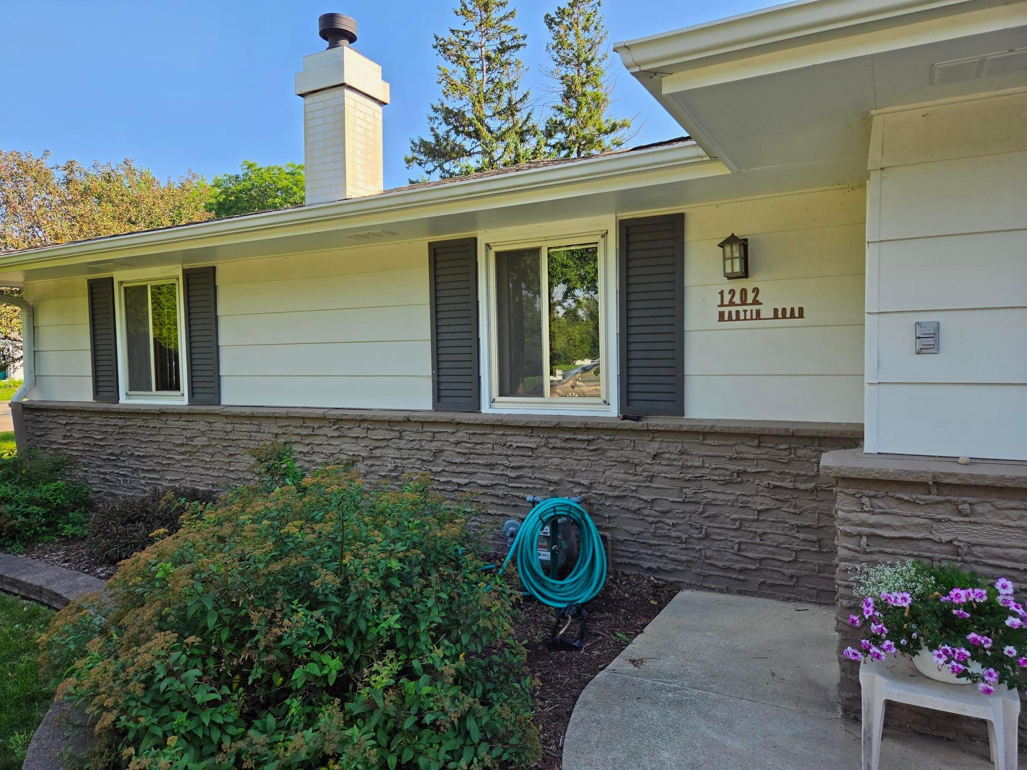 1202 Martin Road Property Photo 2