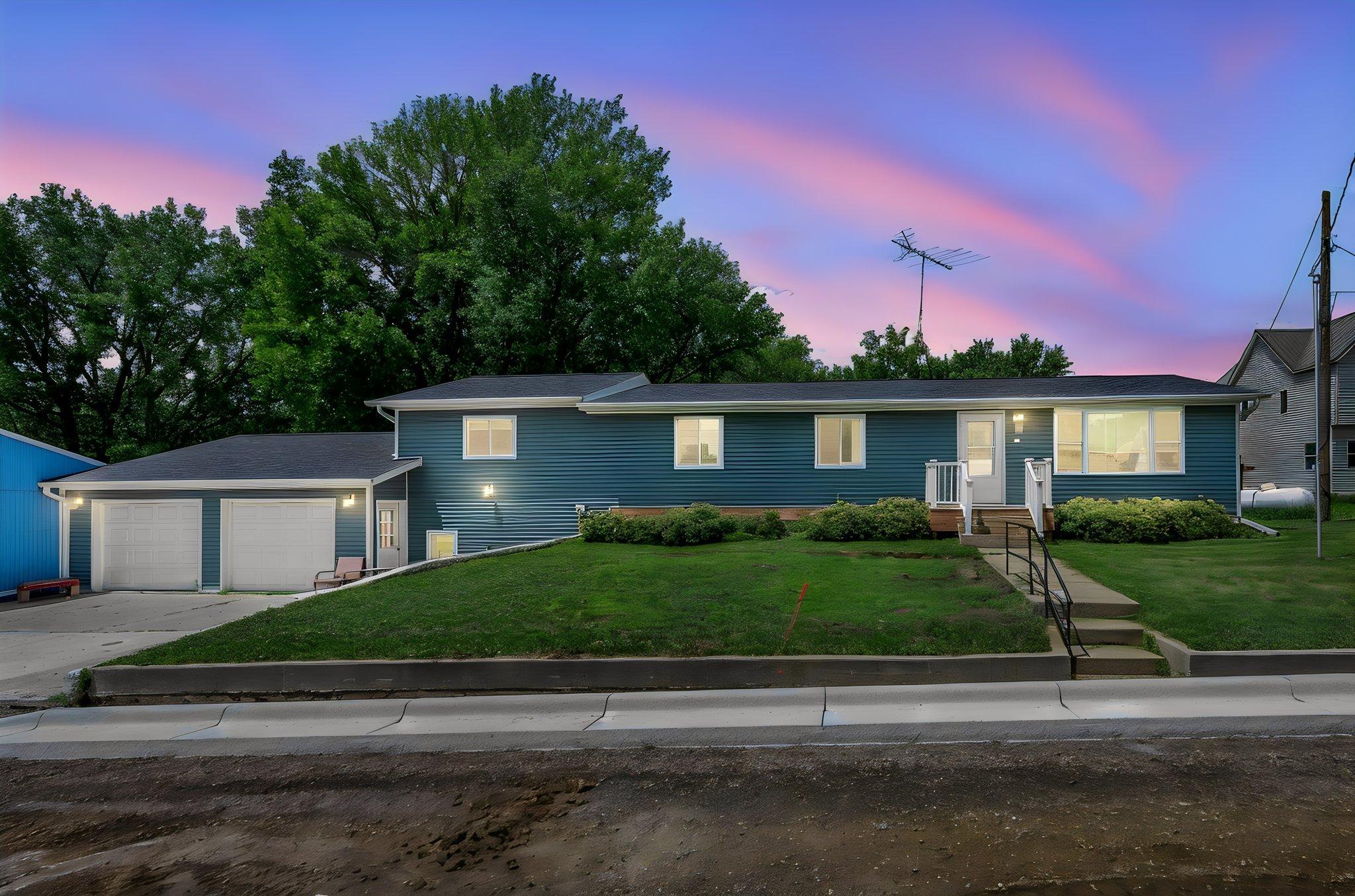210 S 6th Street Property Photo 1