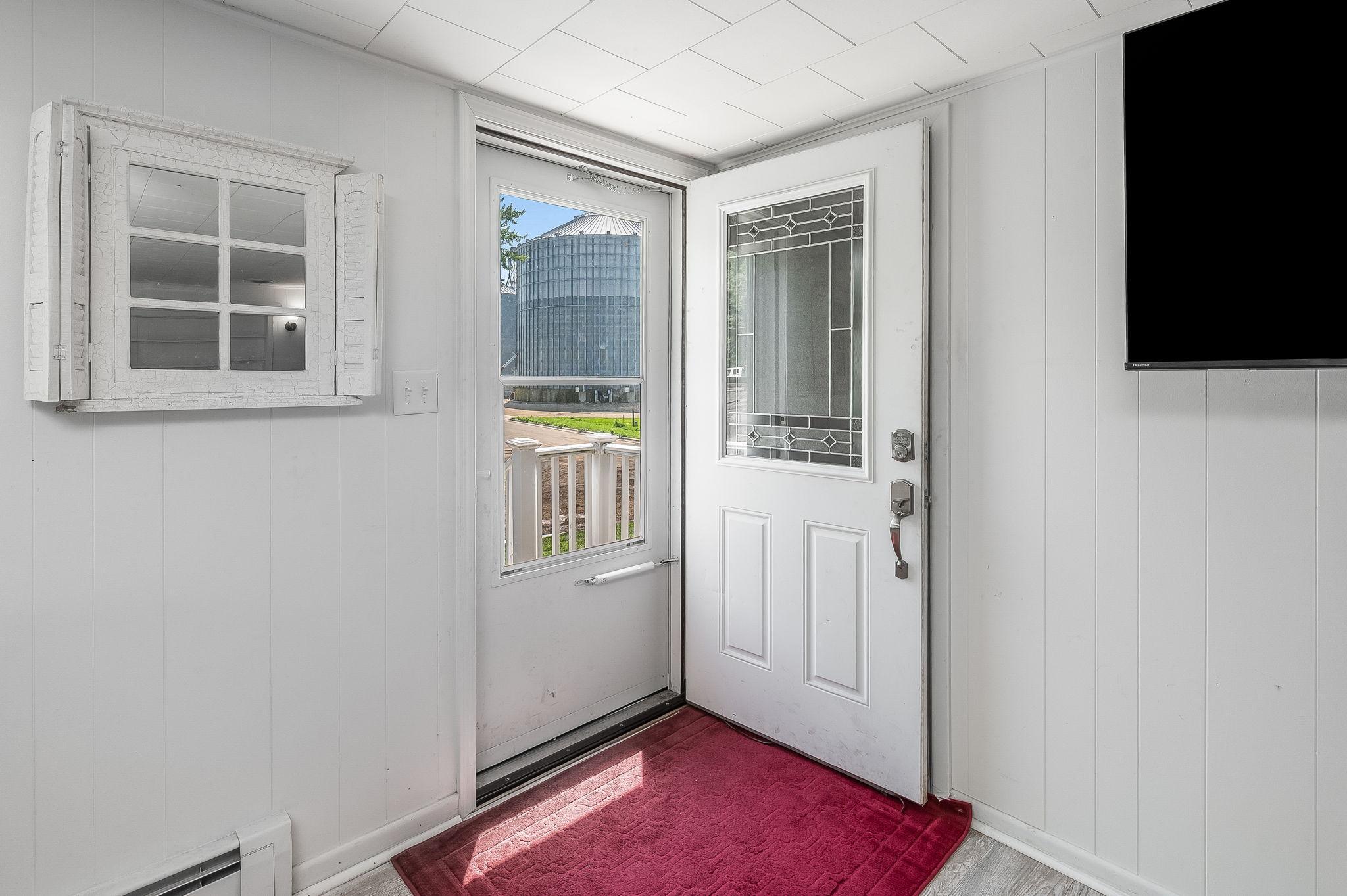 210 S 6th Street Property Photo 2