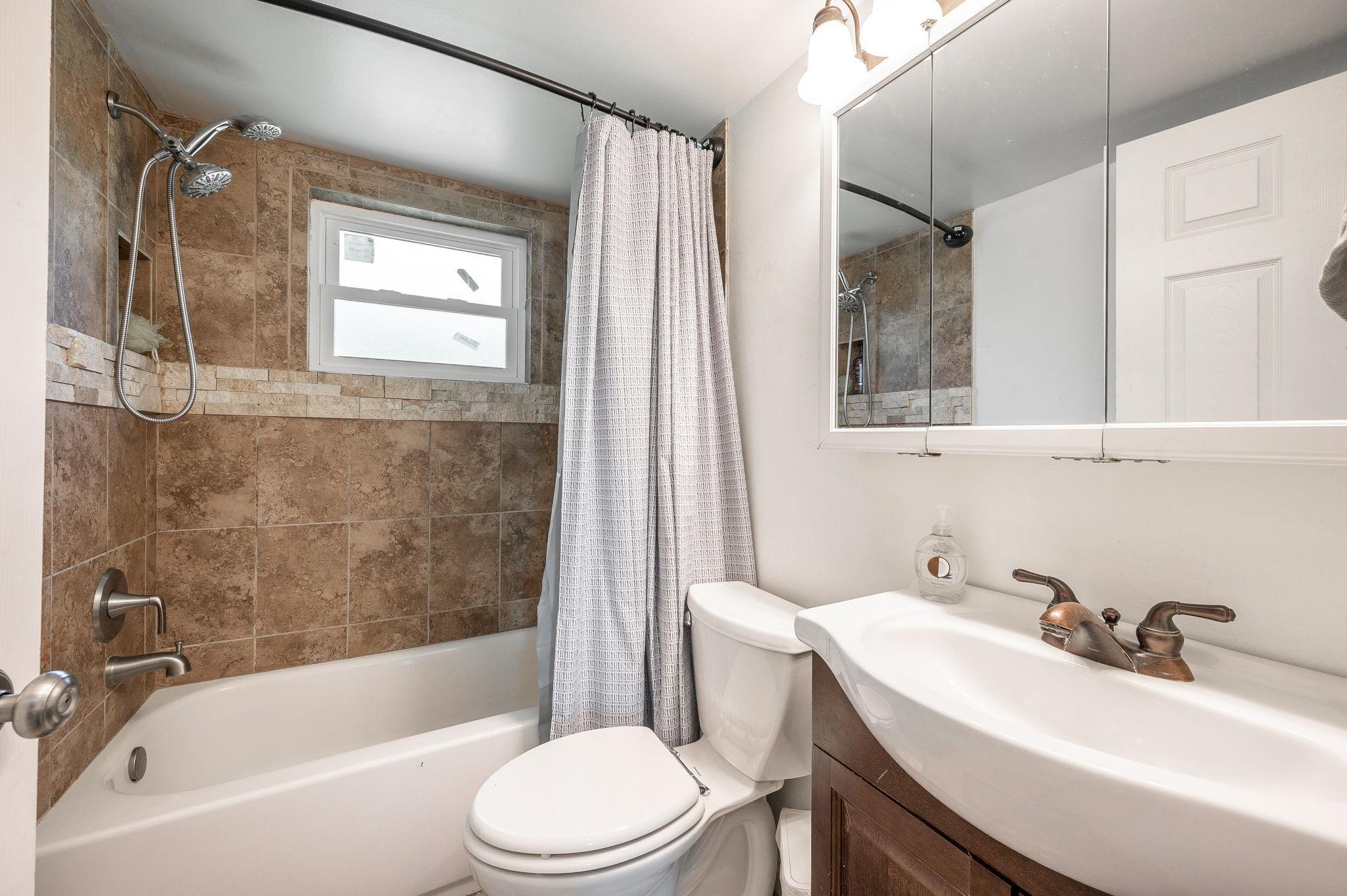 210 S 6th Street Property Photo 10