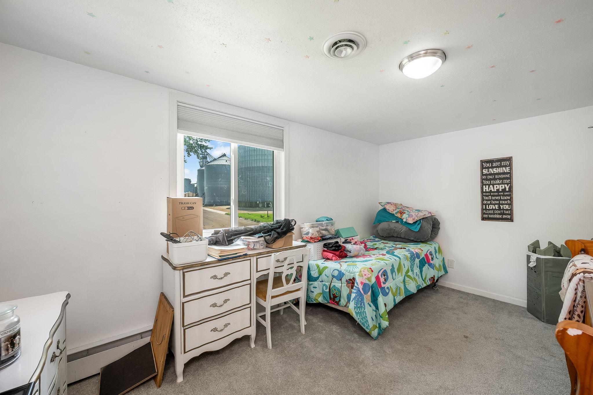 210 S 6th Street Property Photo 14