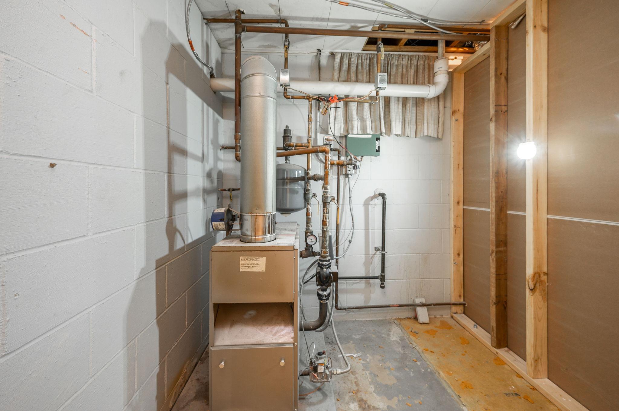 210 S 6th Street Property Photo 28